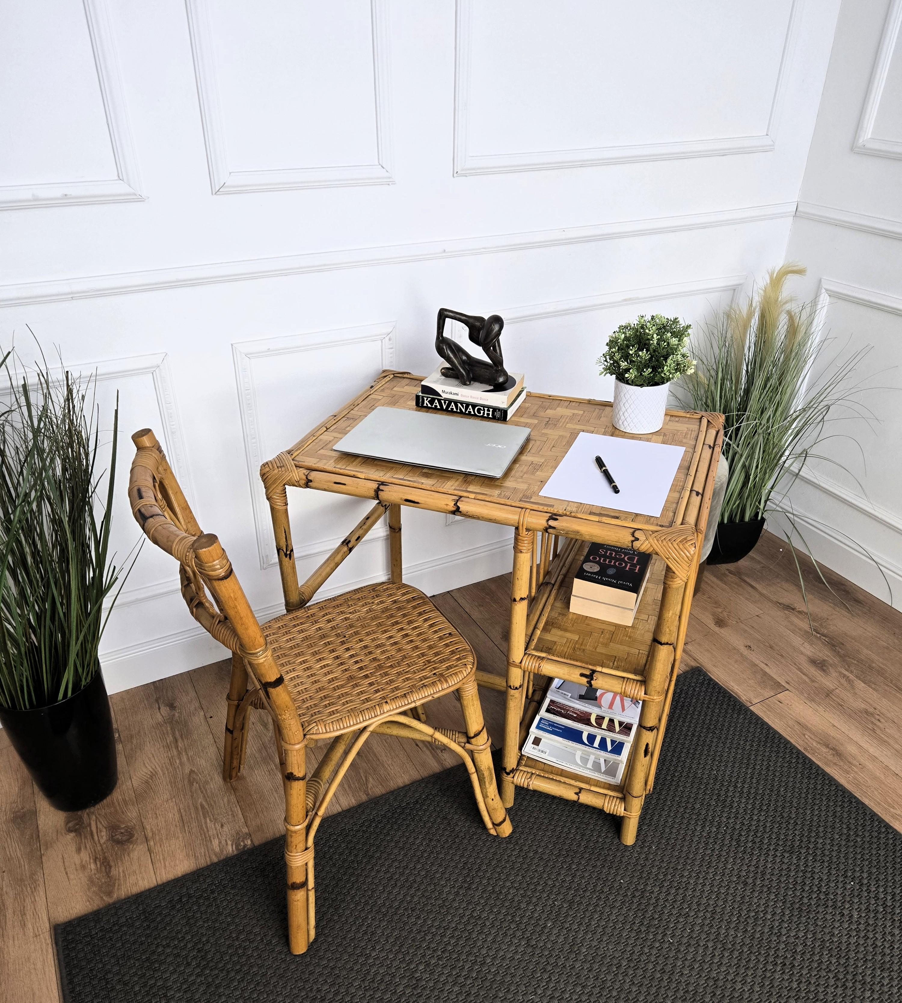 Table à écrire et chaise en bambou, bois et rotin du milieu du siècle, Italie, années 1970 Bon état - En vente à Carimate, Como