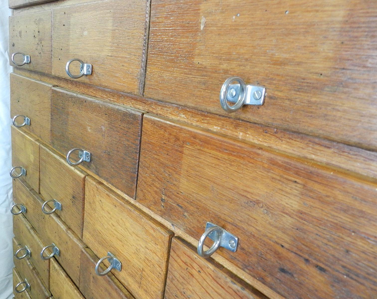 Midcentury Bank of Drawers French Pine Collectors Chest Meuble de Metier In Good Condition In Labrit, Landes