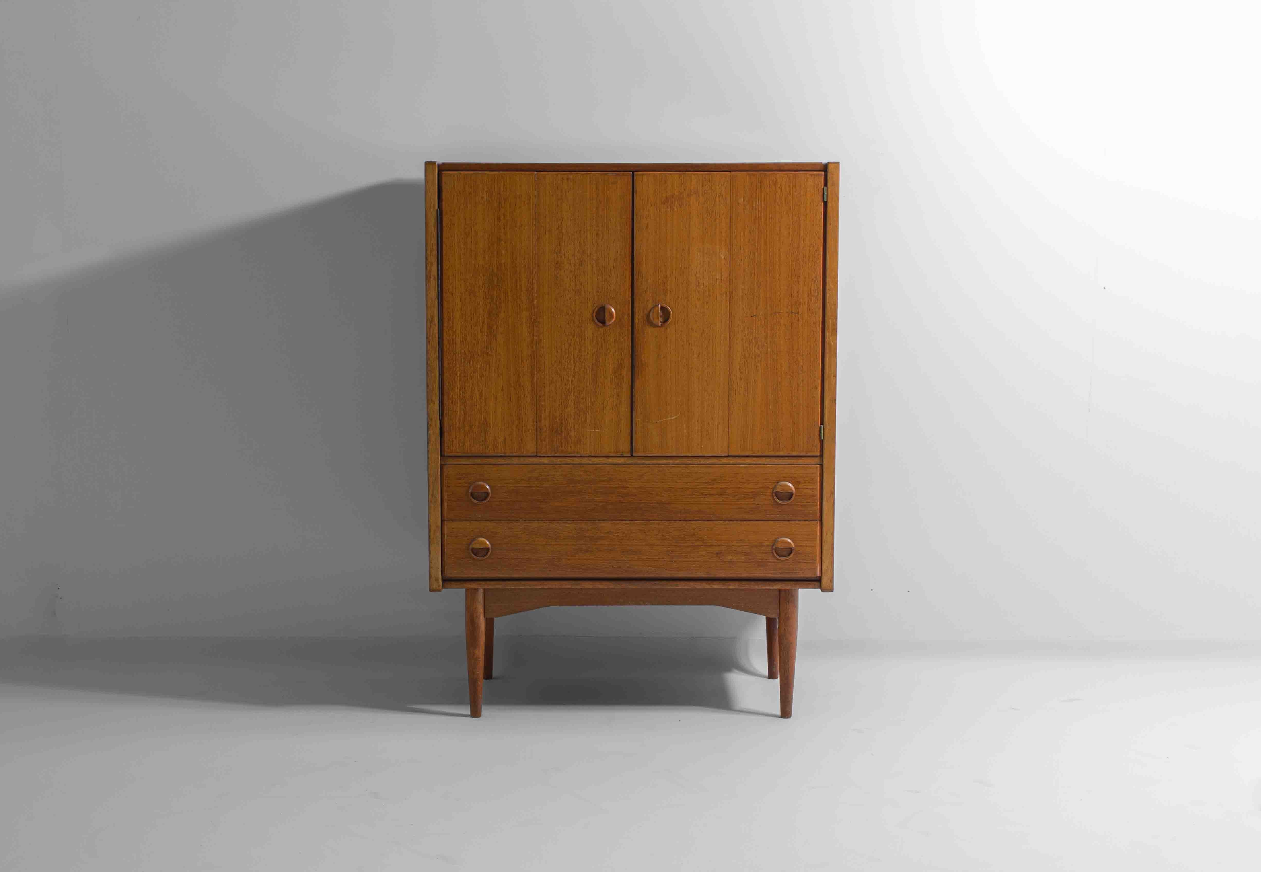 Belga Mobile bar di metà secolo in legno di faggio, Belgio 1960 in vendita
