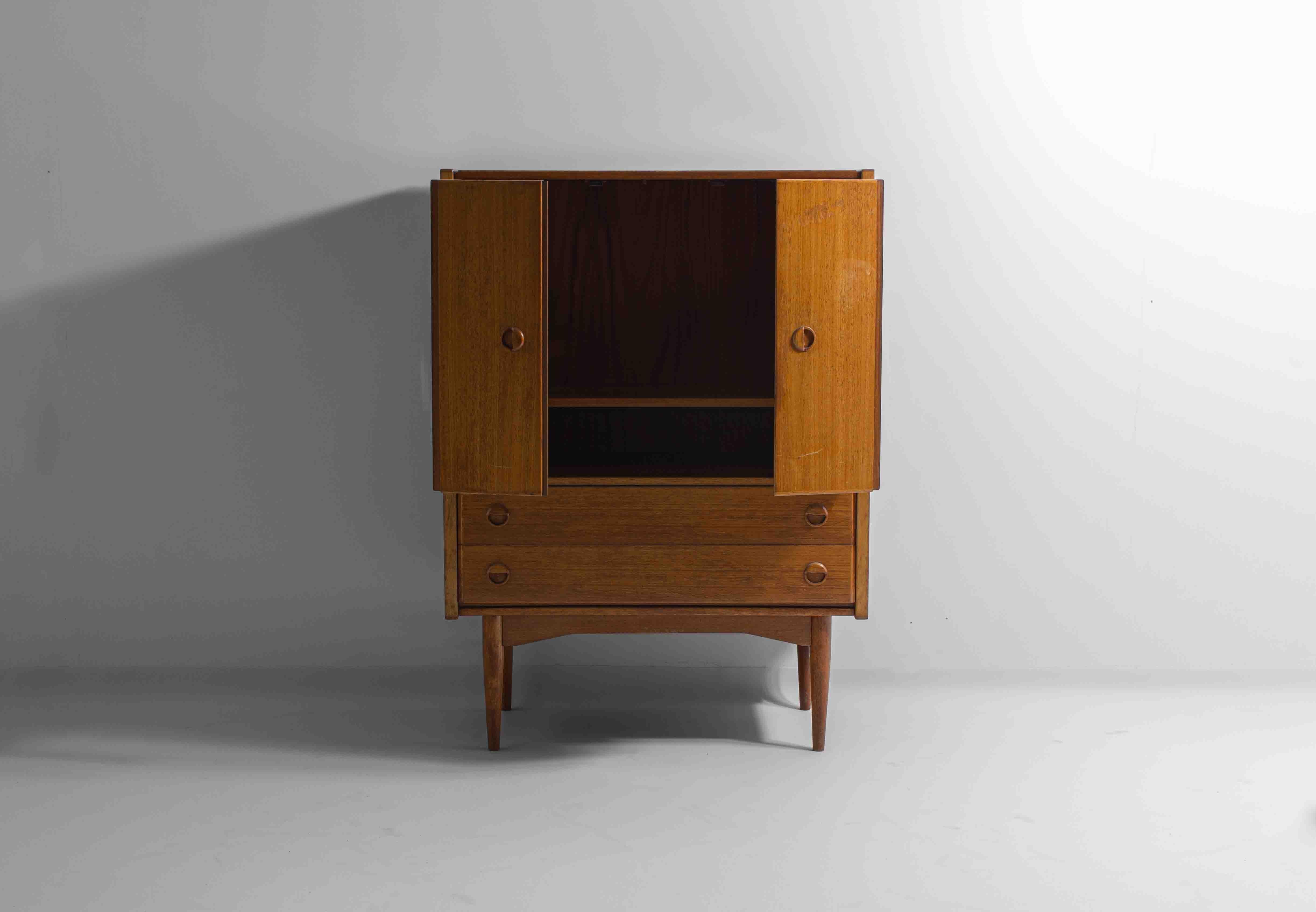 Mobile bar di metà secolo in legno di faggio, Belgio 1960 In condizioni buone in vendita a Antwerpen, VAN