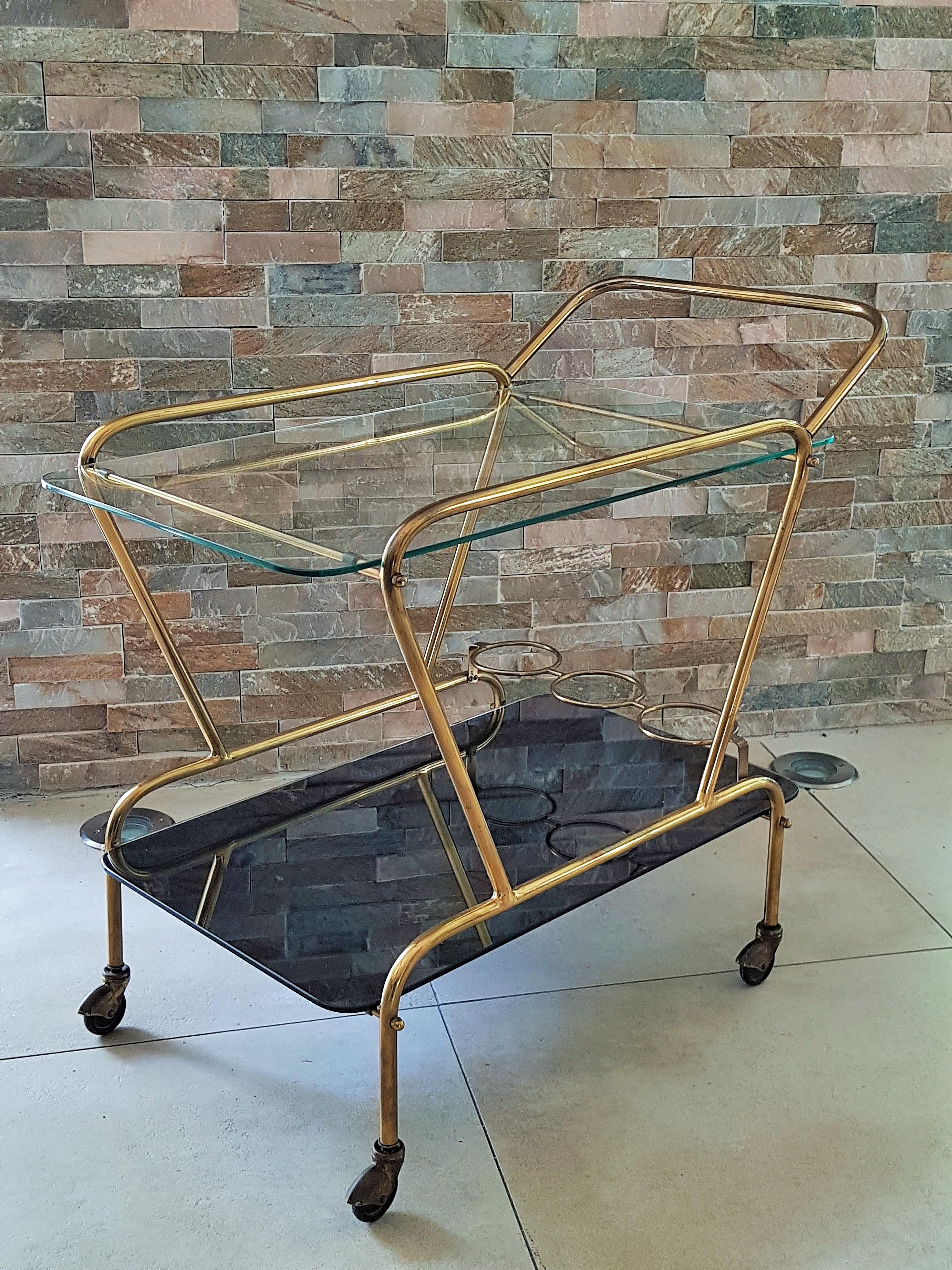 Midcentury Bar Cart Brass and Mirror by Lacca, Italy, 1950s In Good Condition In Saarbruecken, DE