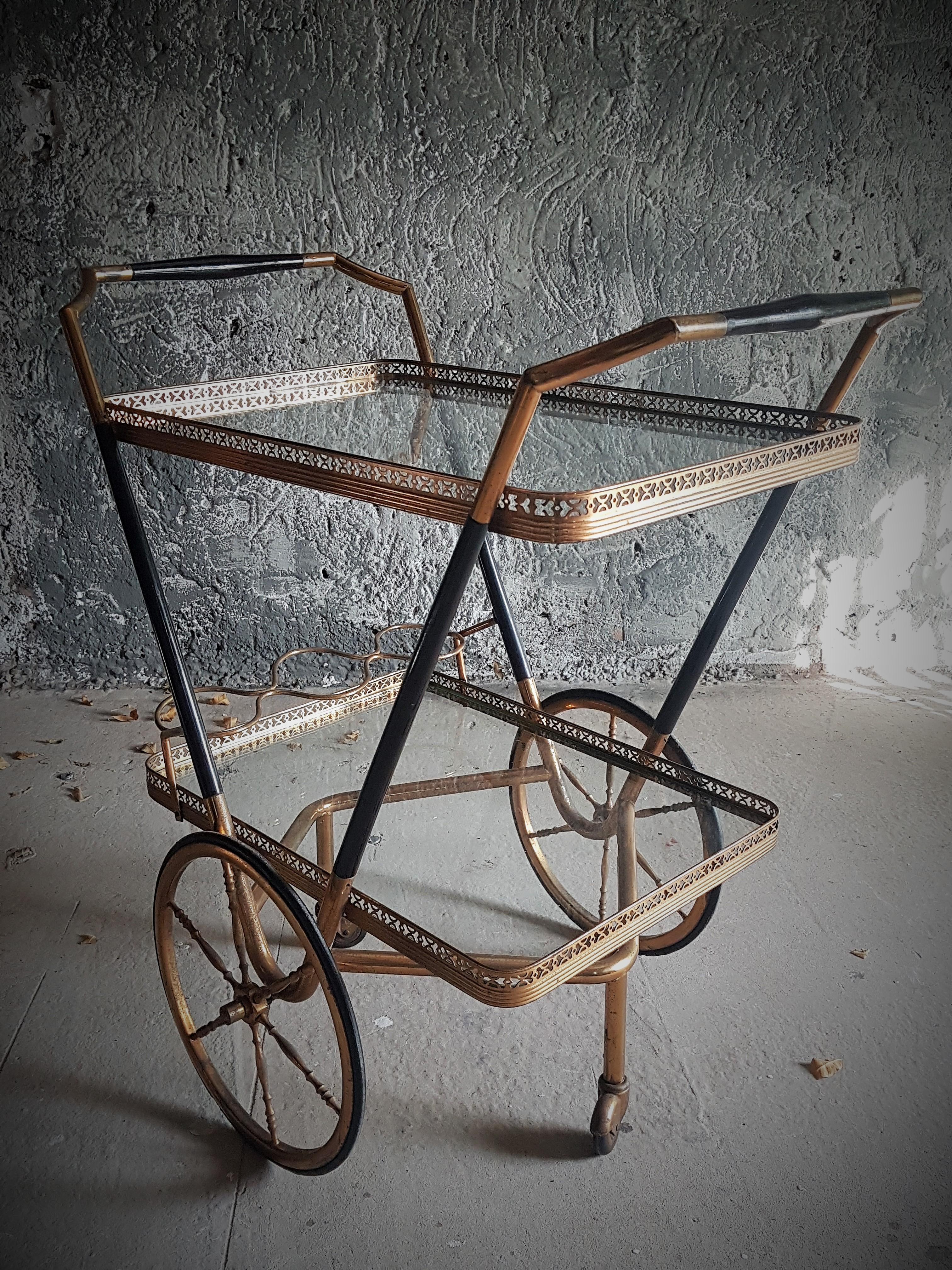Mid-Century Bar Cart Brass and Wood by Cesare Lacca, Italie, 1950s For Sale 6