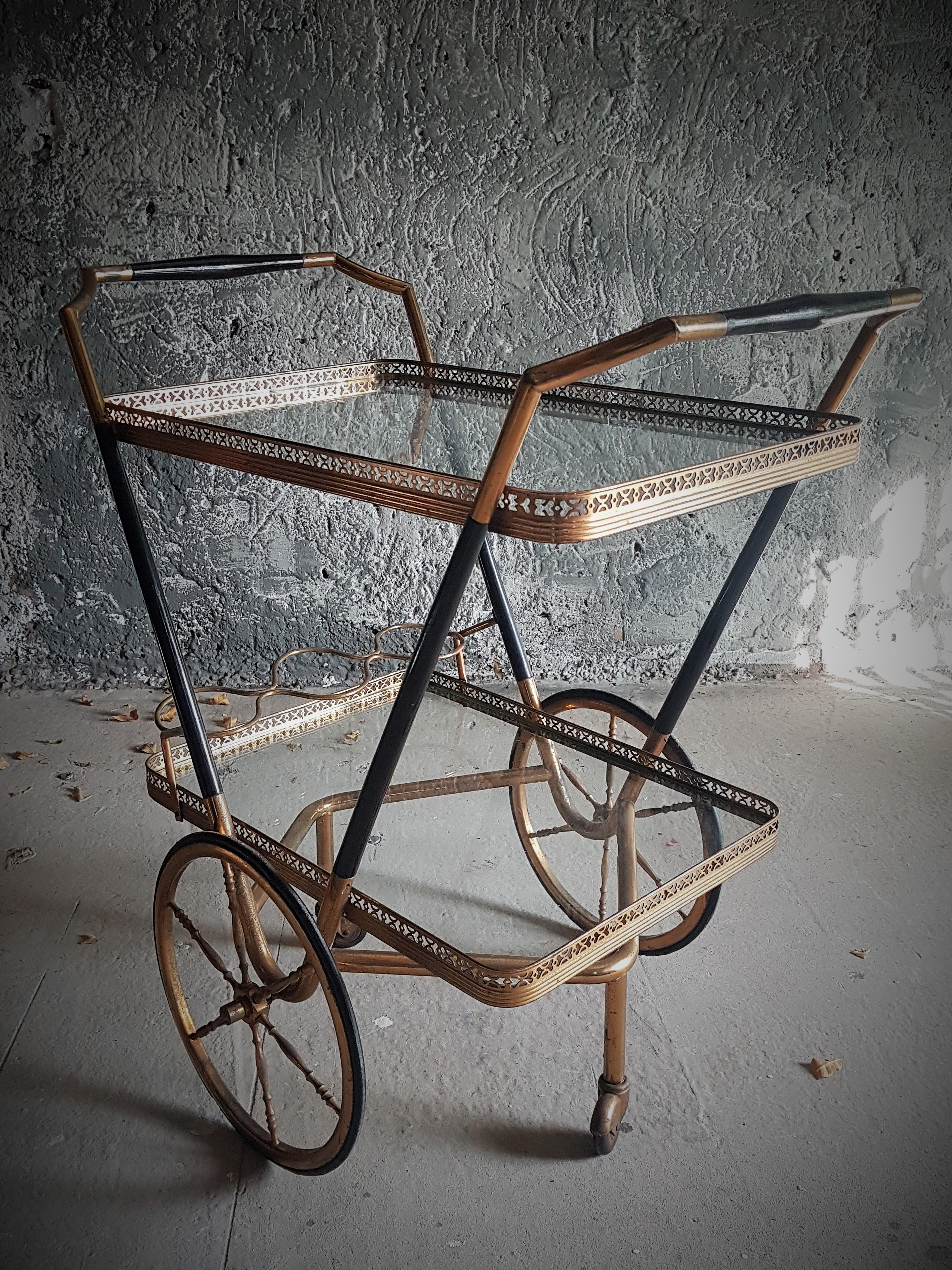 Carrito de bar de latón y madera de Cesare Lacca, Italia, años 50 en venta 5