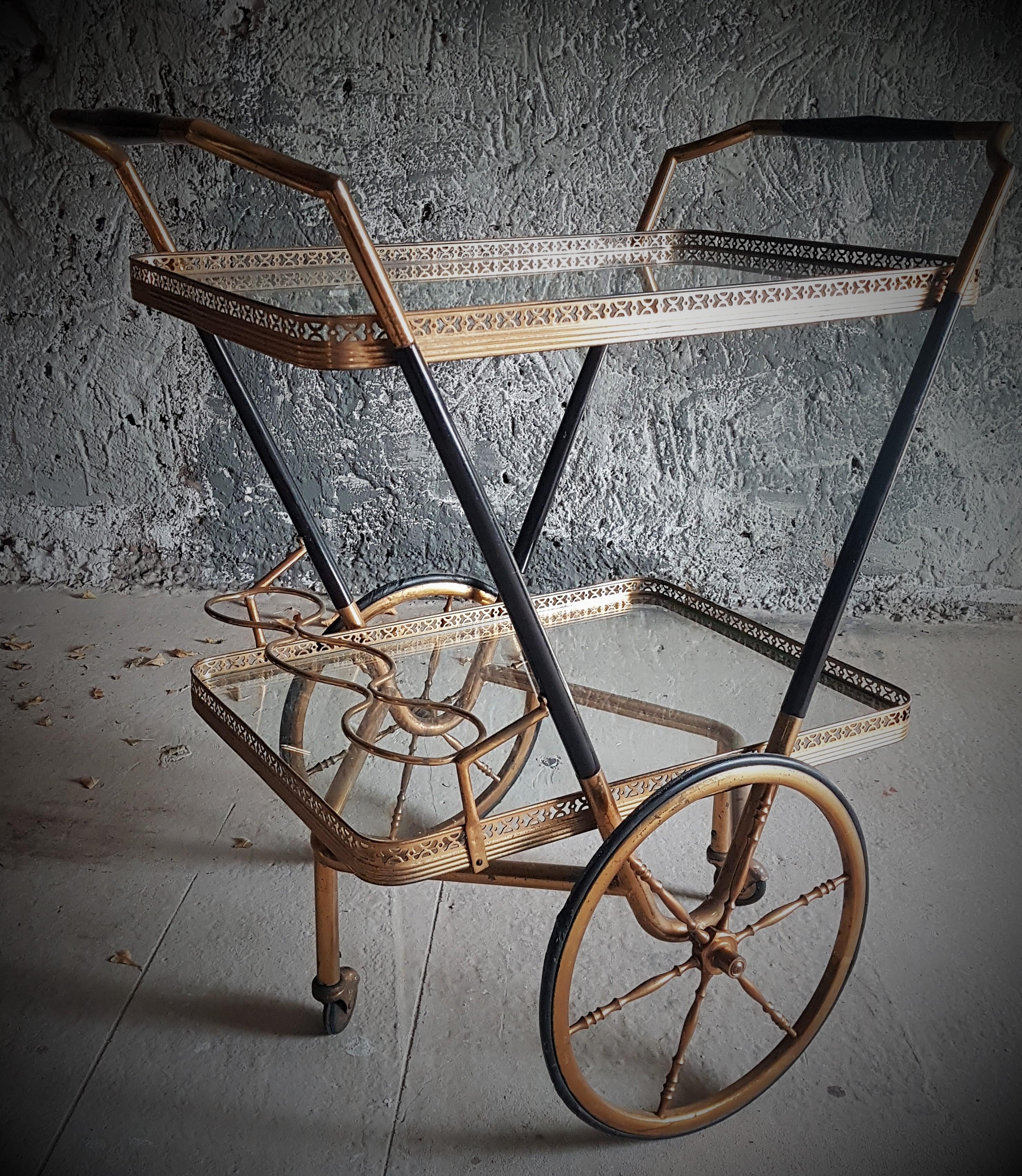 Carrito de bar de latón y madera de Cesare Lacca, Italia, años 50 en venta 6