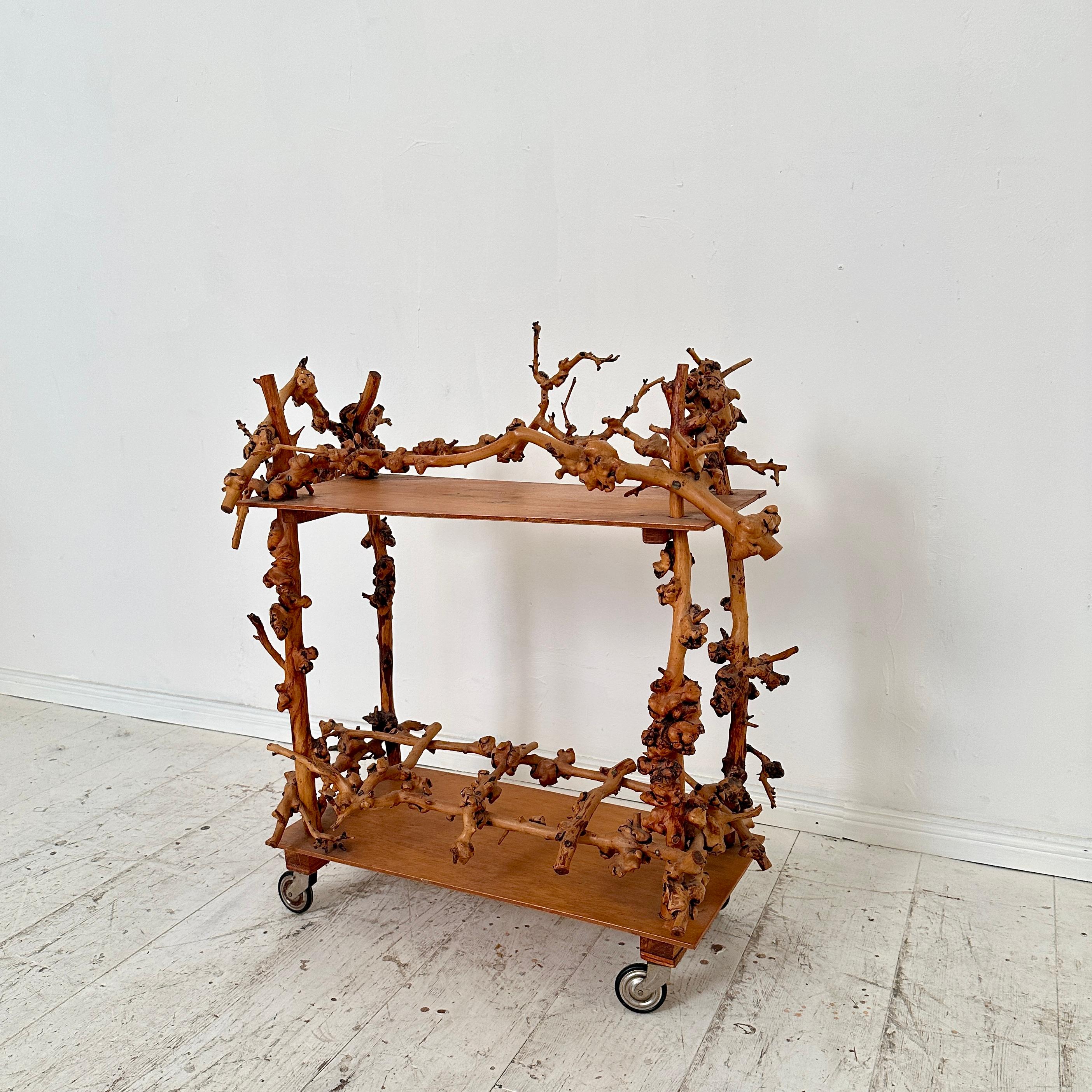 Mid Century Bar Cart in  Brown Burl, Plywood and Root Wood, around 1960 In Good Condition For Sale In Berlin, DE