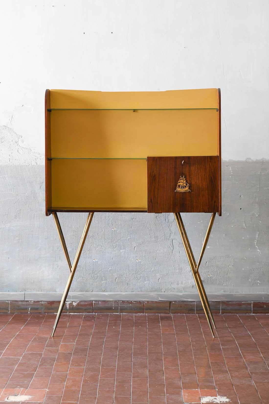 Mid-20th Century Mid-Century Bar Counter in wood, brass and glass. Italian artisan production. For Sale