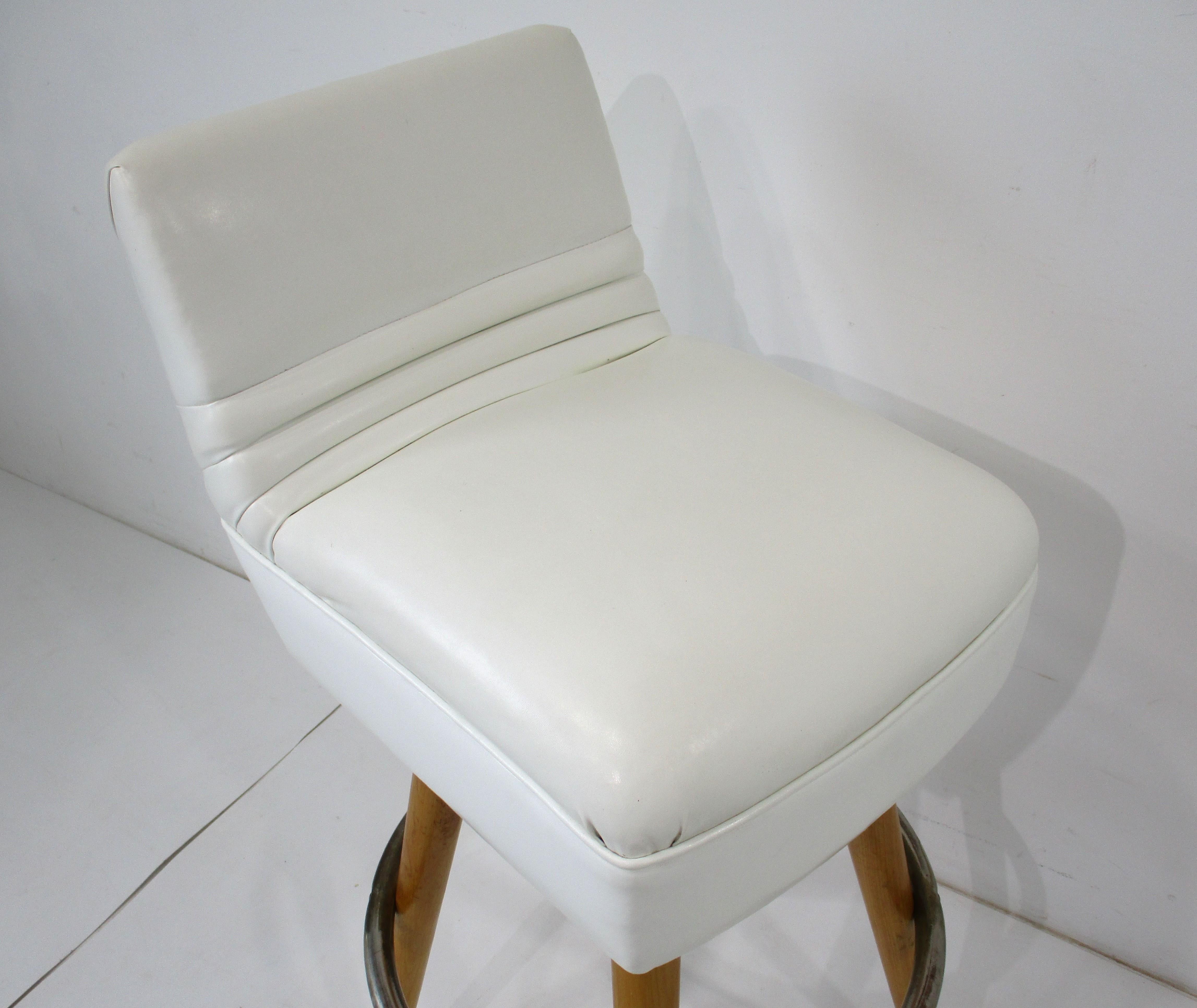 Taburetes de bar de mediados de siglo al estilo de Paul McCobb en venta 2