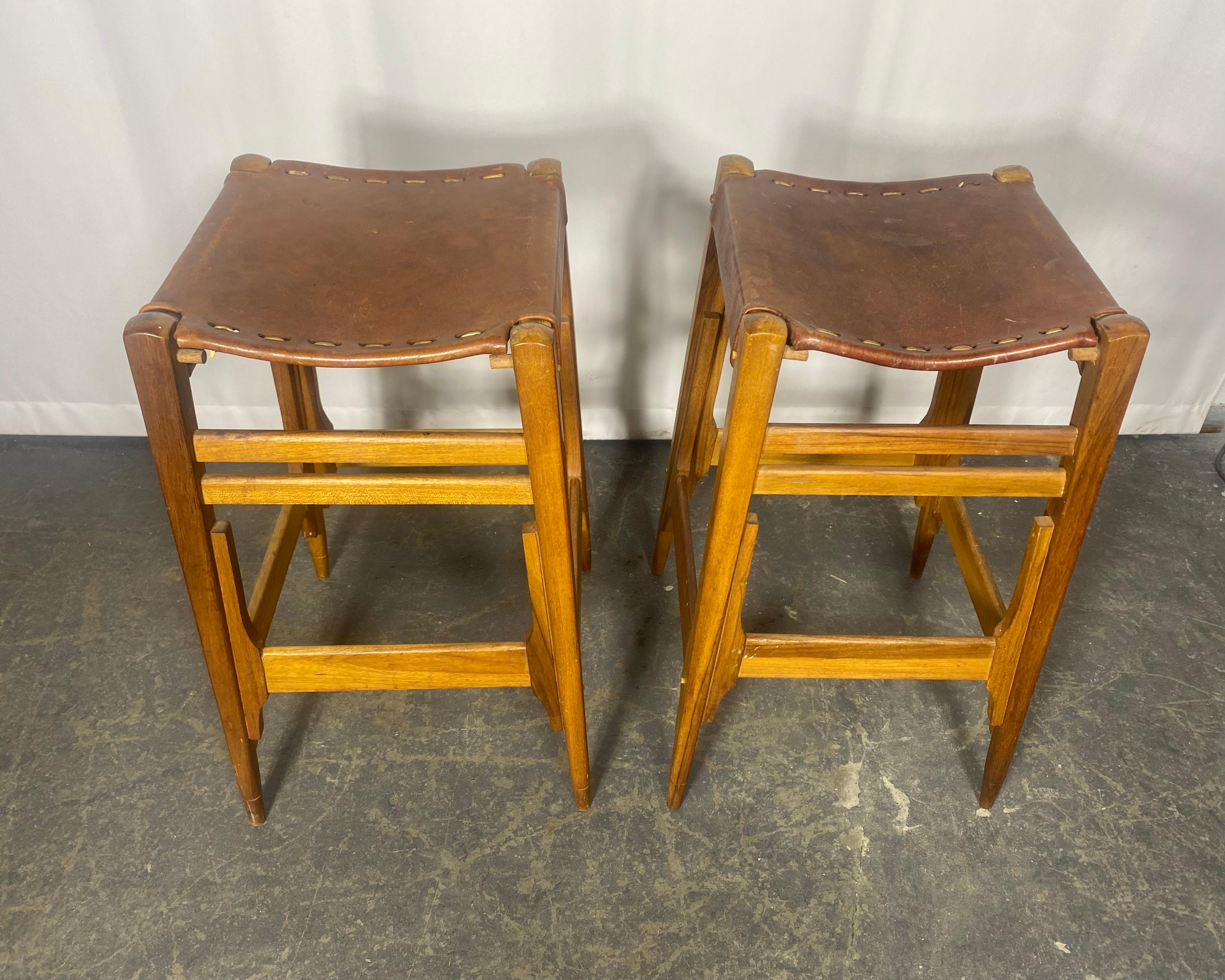 Mid-Century Bar Stools in Wood and Leather by Werner Biermann for Arte Sano For Sale 6