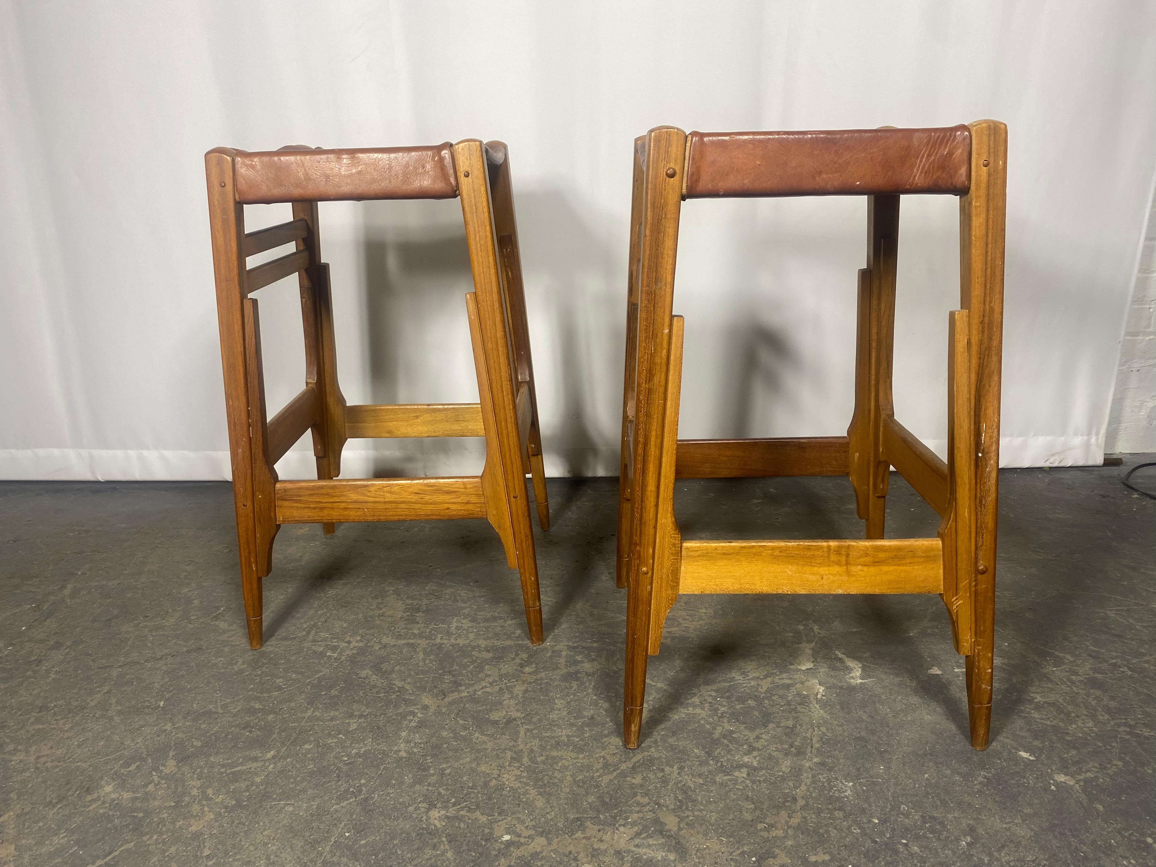 Mid-Century Bar Stools in Wood and Leather by Werner Biermann for Arte Sano For Sale 2
