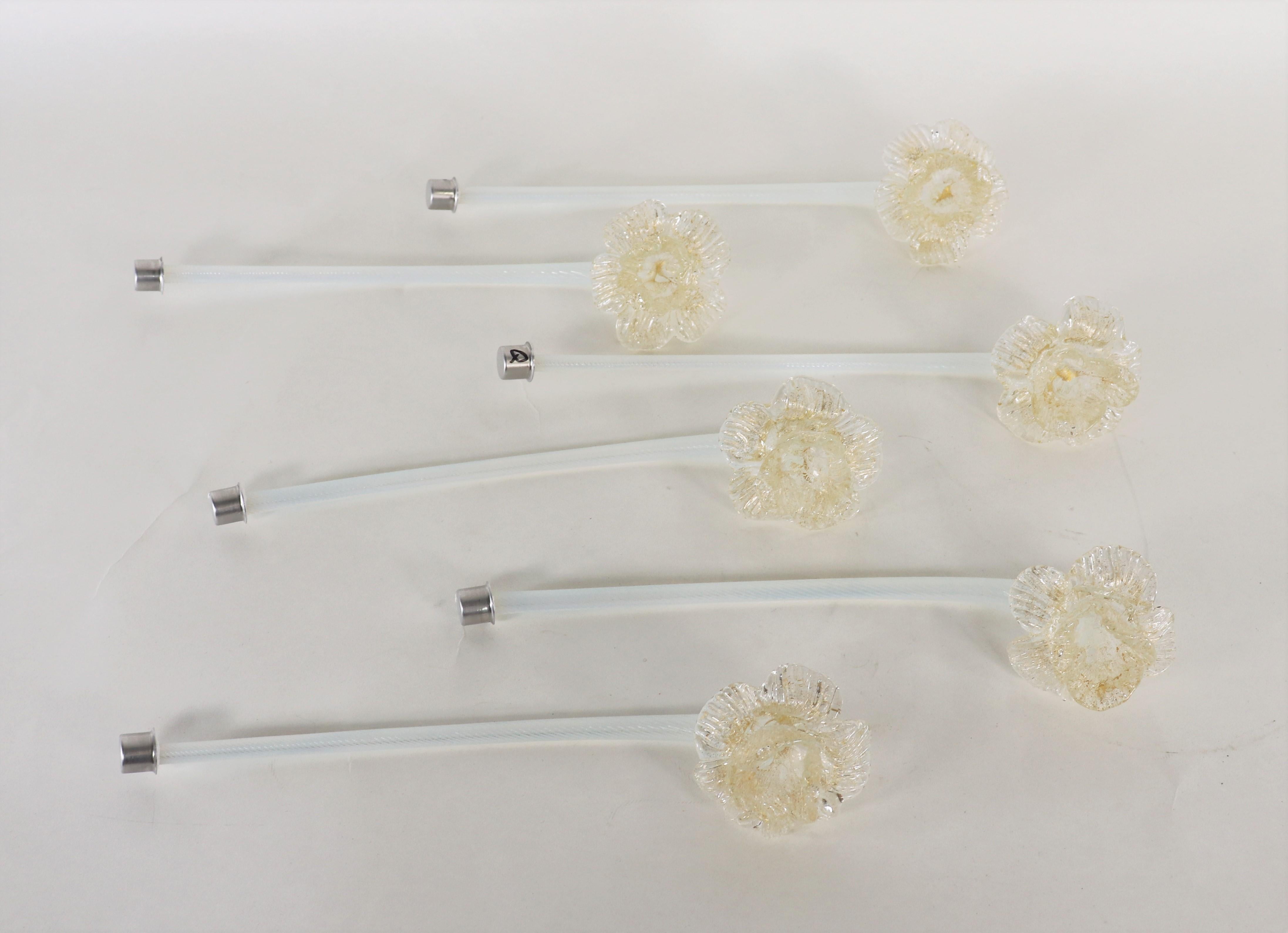Lampadario a otto bracci di Murano in stile barocco di metà secolo con infusione di oro e opalina in vendita 4