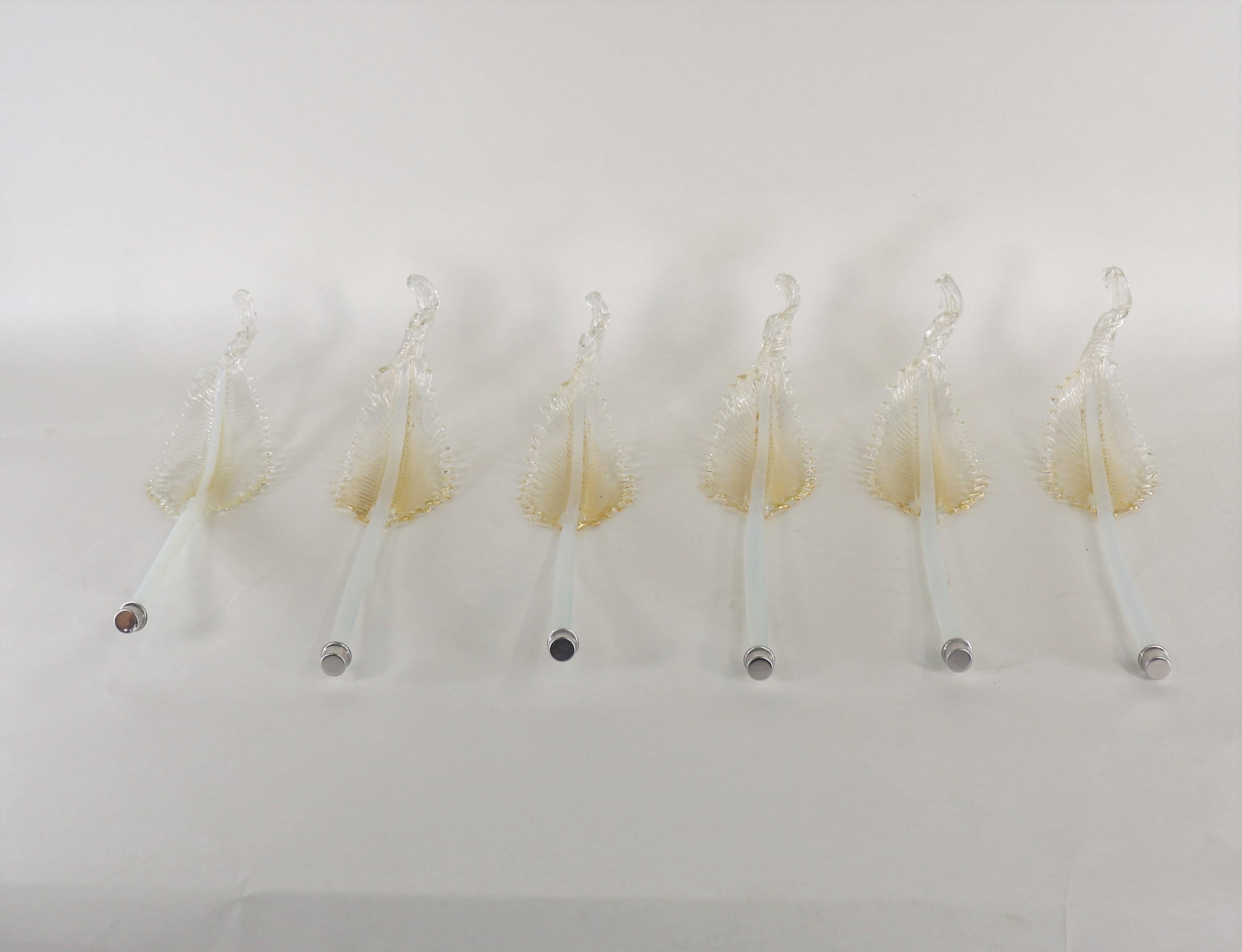 Lampadario a otto bracci di Murano in stile barocco di metà secolo con infusione di oro e opalina in vendita 5