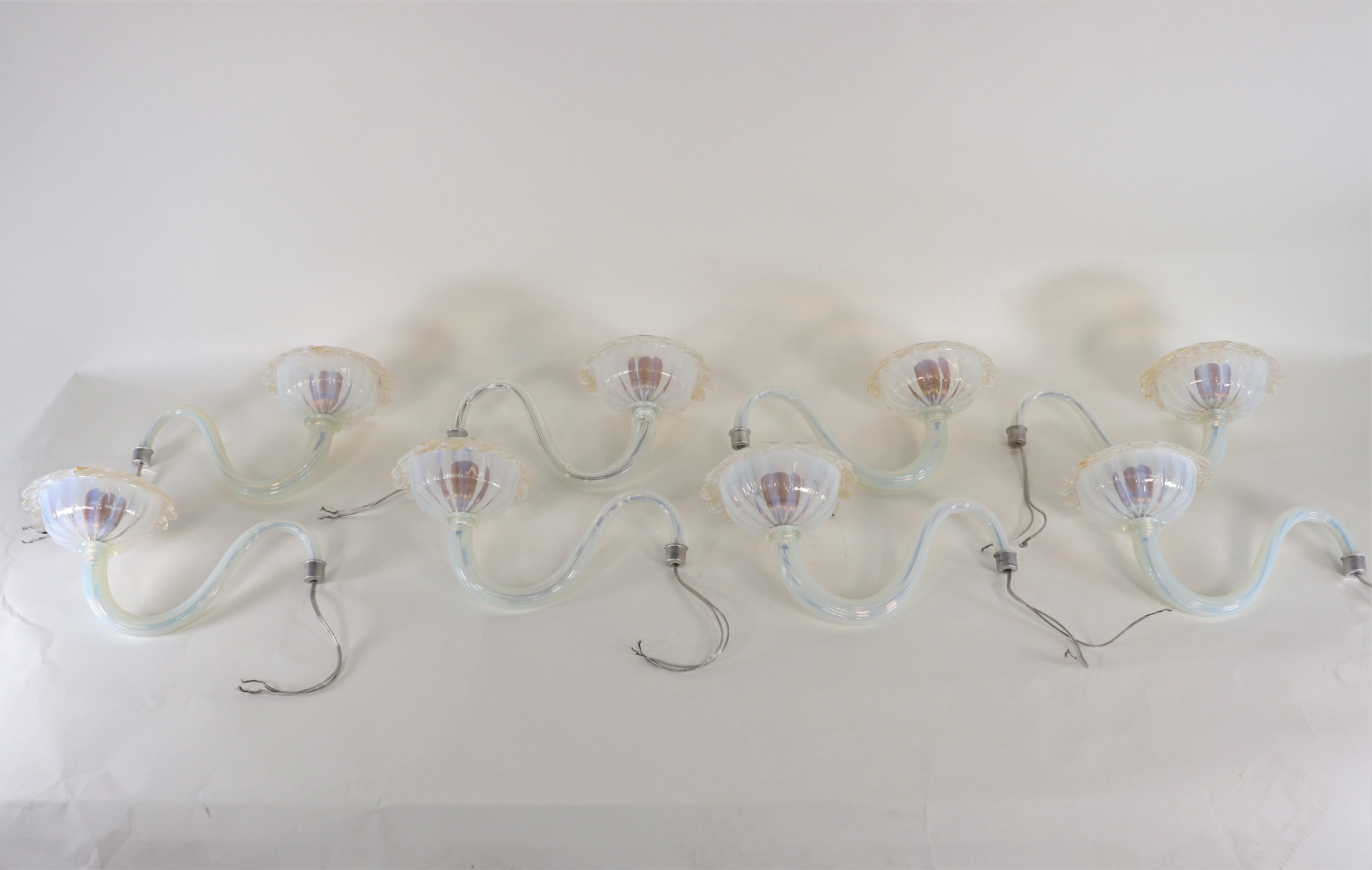 Lampadario a otto bracci di Murano in stile barocco di metà secolo con infusione di oro e opalina in vendita 6