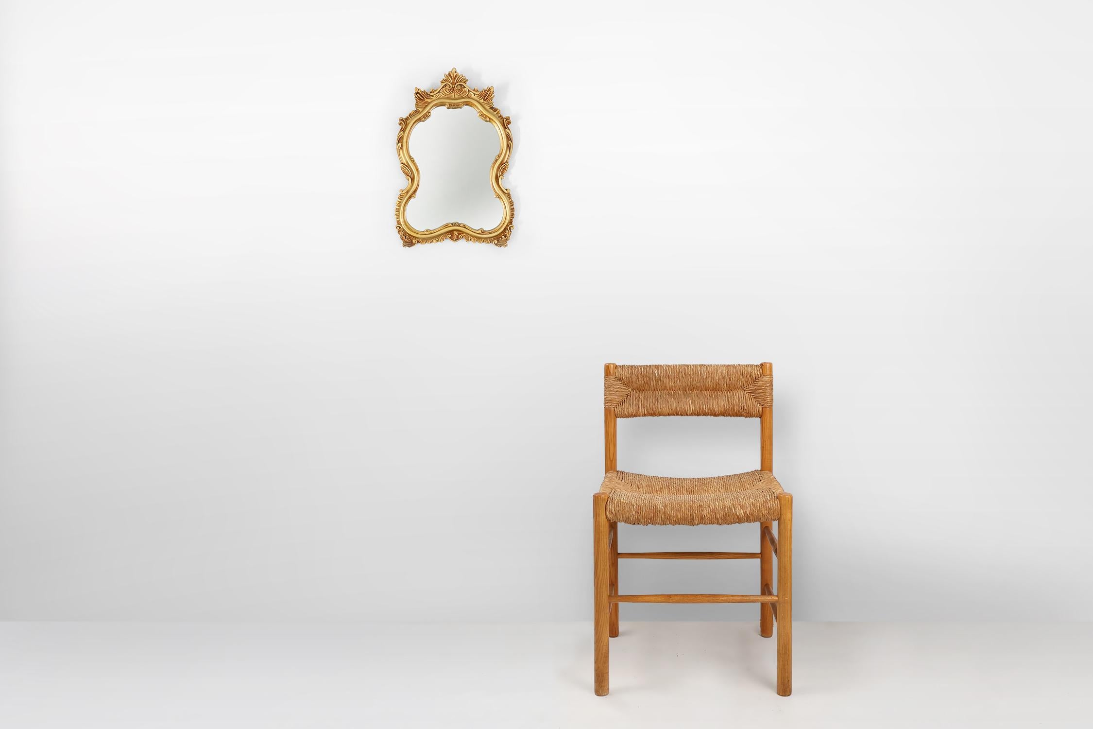 Francia / 1950 / espejo / resina, yeso / Barroco / Rococó / Mediados de siglo

Espejo dorado francés con románticas volutas de acanto y decoración de conchas en resina y escayola.

Añade una elegancia atemporal a tu espacio con este impresionante