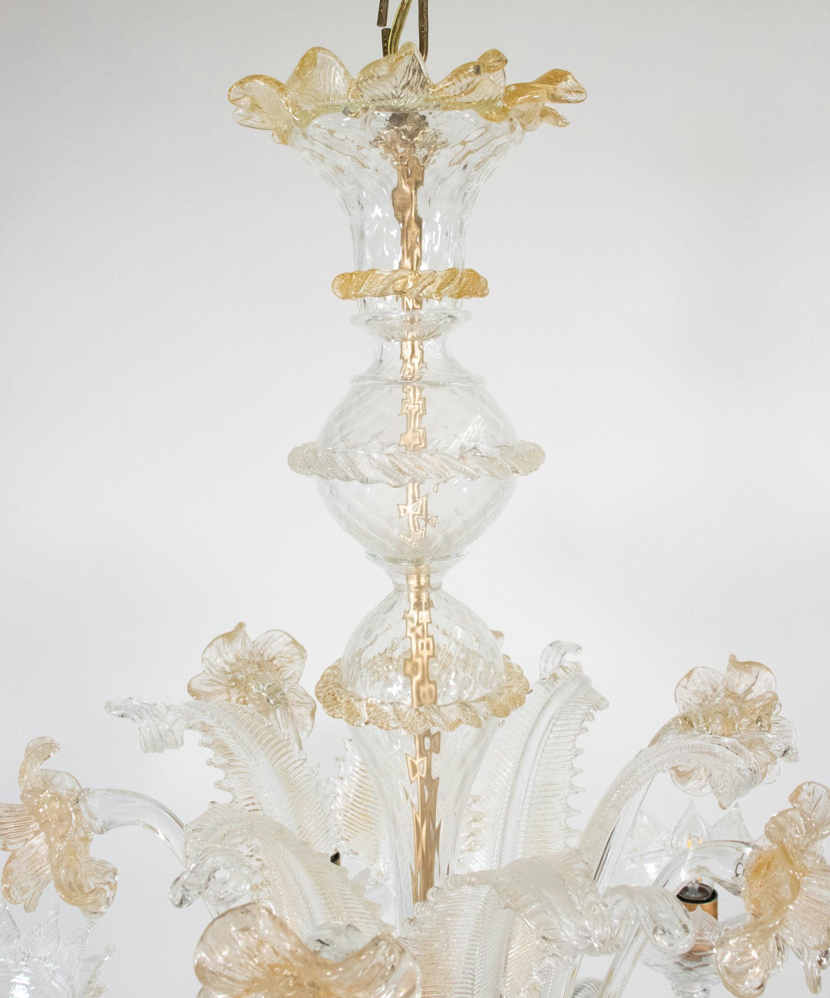 Lampadario di Murano in stile barocco di metà secolo con infusione d'oro 3