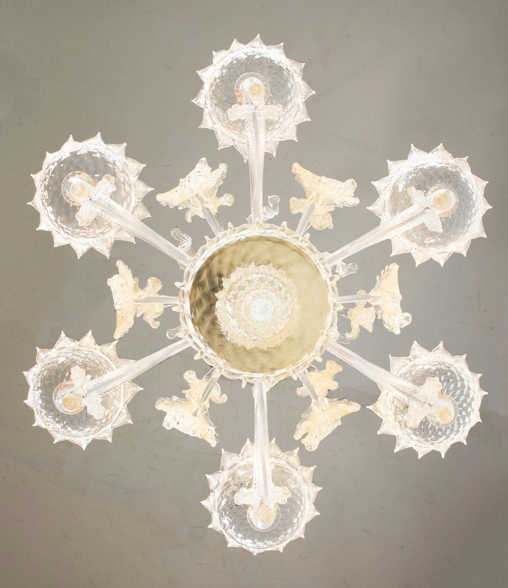 Lampadario di Murano in stile barocco di metà secolo con infusione d'oro 4