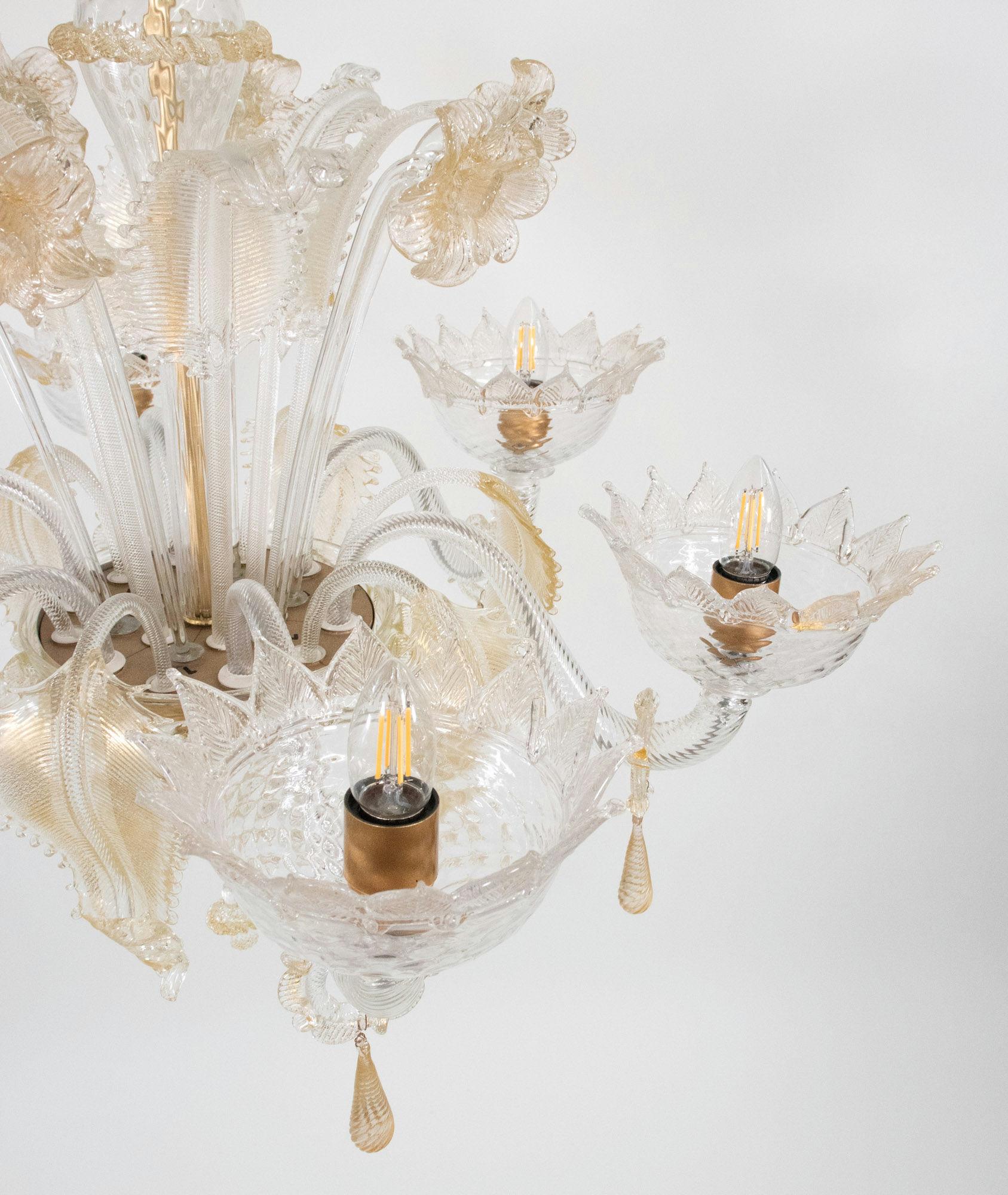 Lampadario di Murano in stile barocco di metà secolo con infusione d'oro 5