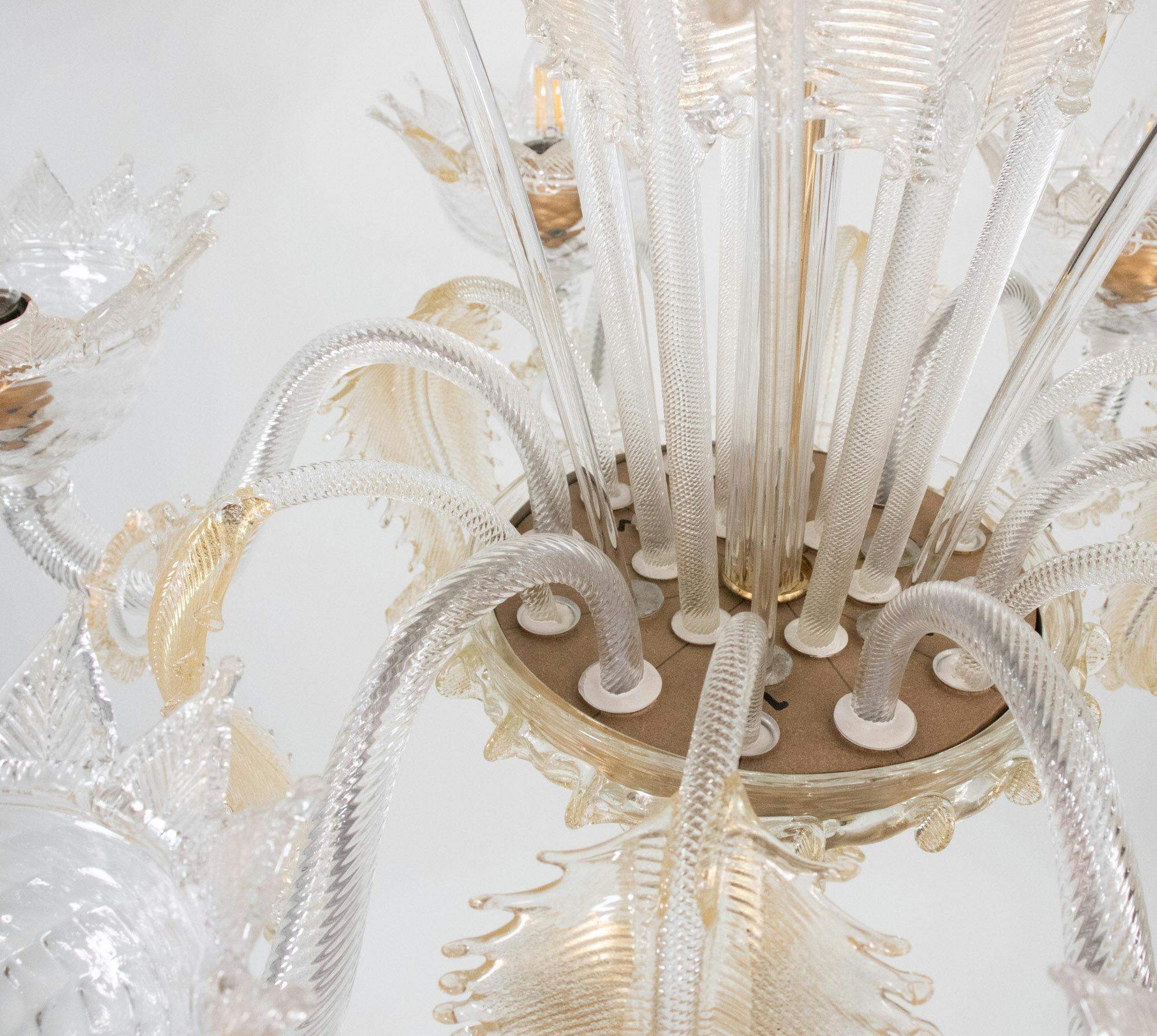 XX secolo Lampadario di Murano in stile barocco di metà secolo con infusione d'oro