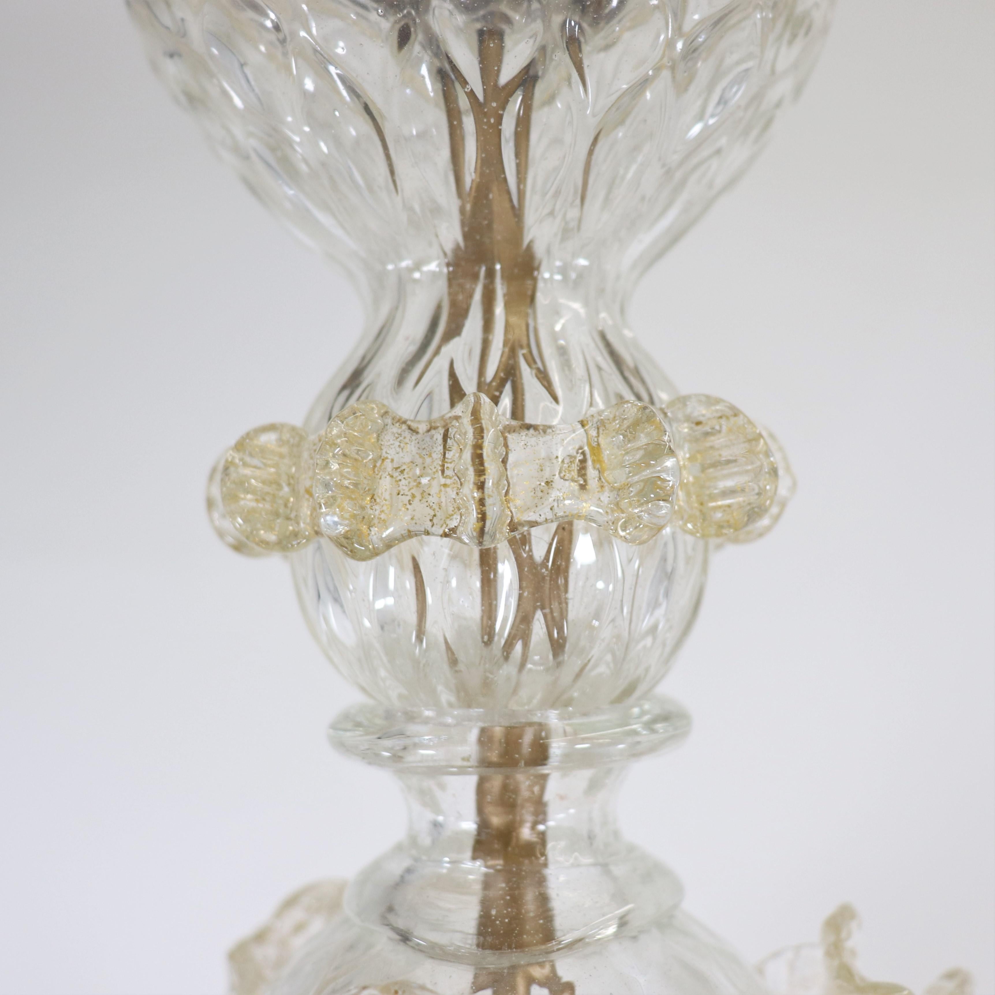 Lampadario di Murano in stile barocco di metà secolo con infuso d'oro e baubles rossi in vendita 4