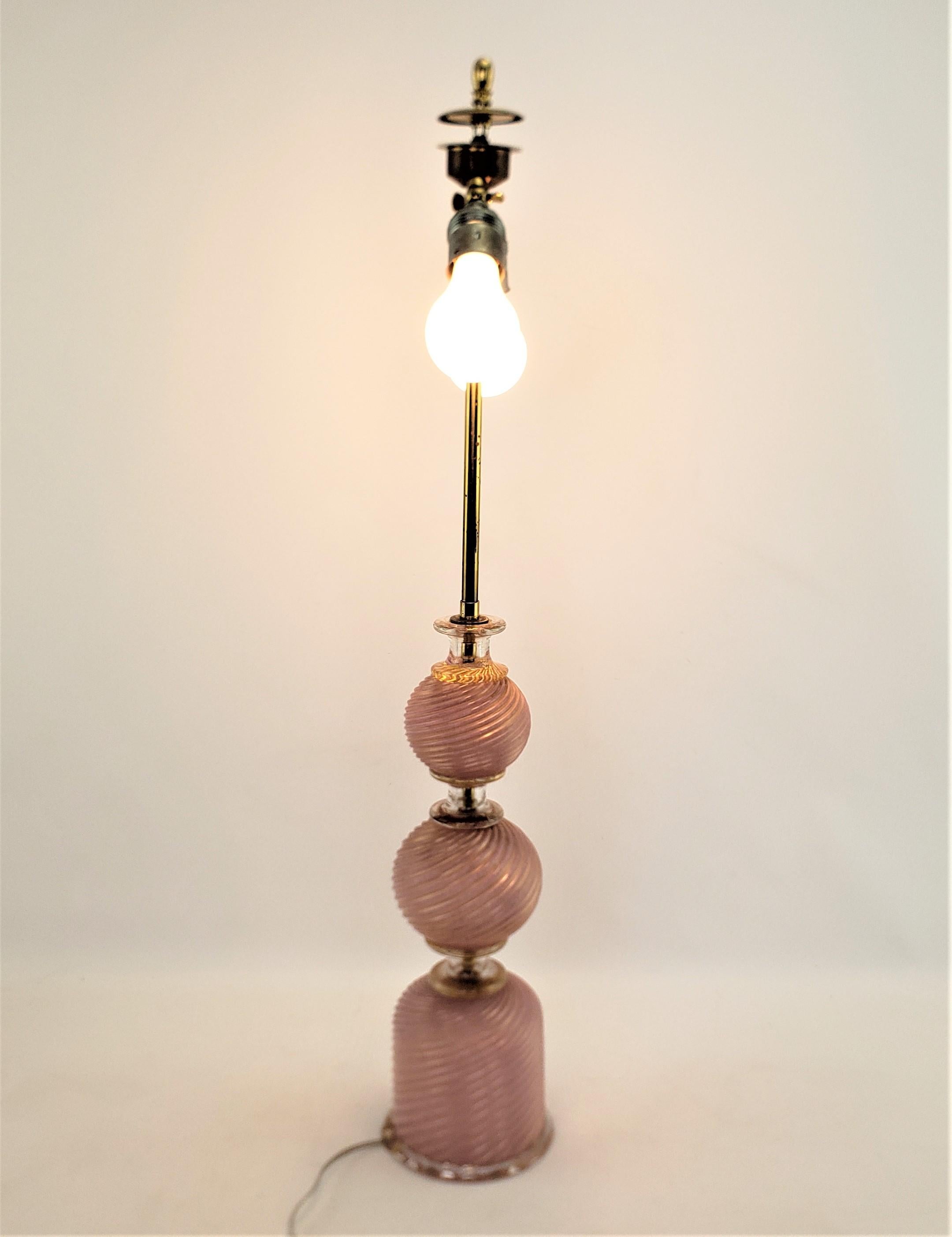 Lampe de bureau en verre d'art de Murano de style Barovier du milieu du siècle dernier, couleur canneberge et or en vente 3