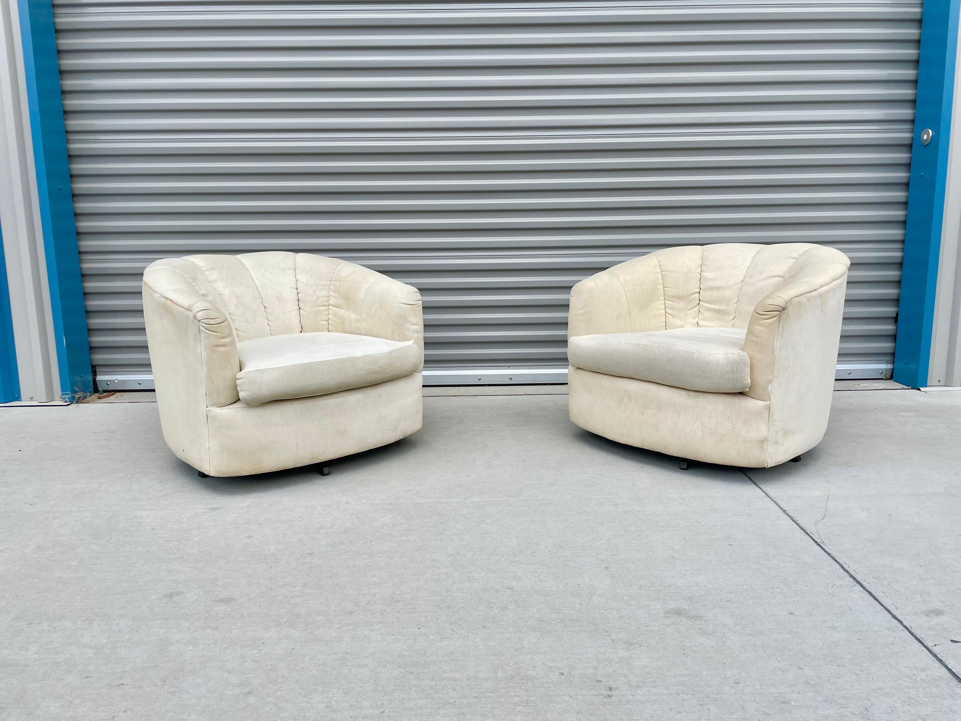 Midcentury Barrel Chairs Styled After Milo Baughman In Good Condition For Sale In North Hollywood, CA