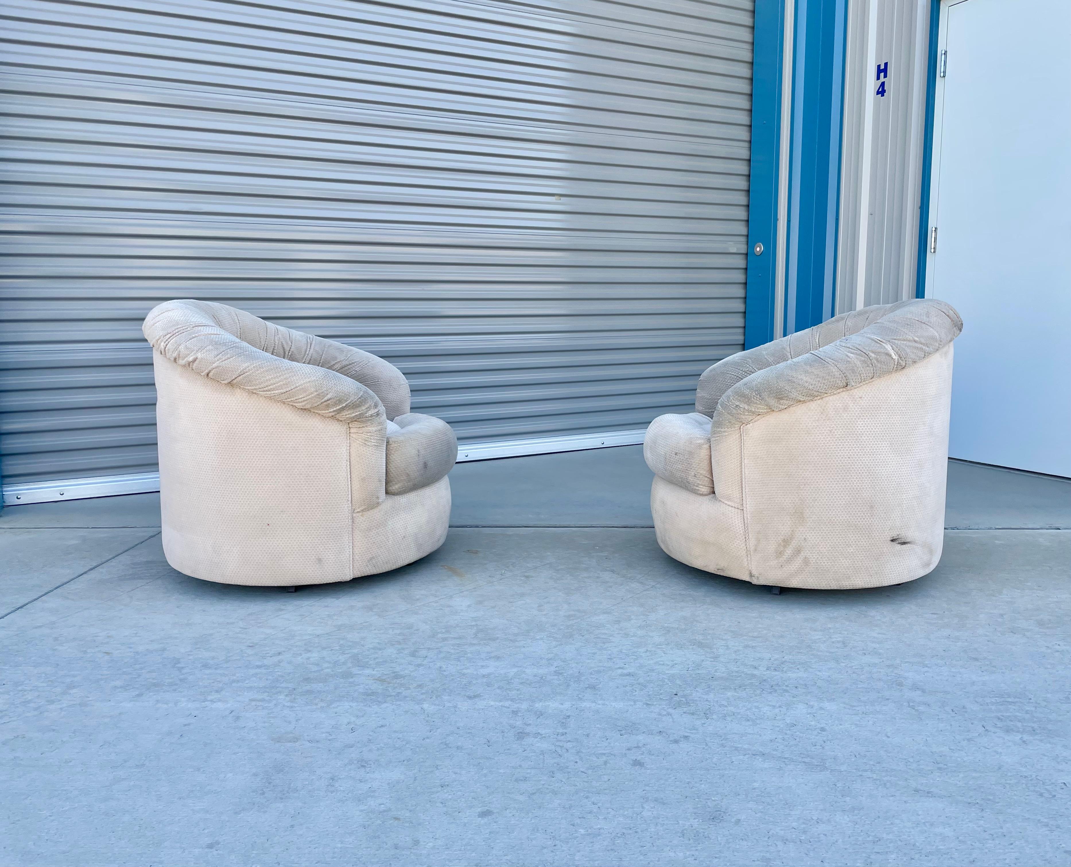 Mid Century Barrel Chairs Styled After Milo Baughman In Good Condition For Sale In North Hollywood, CA