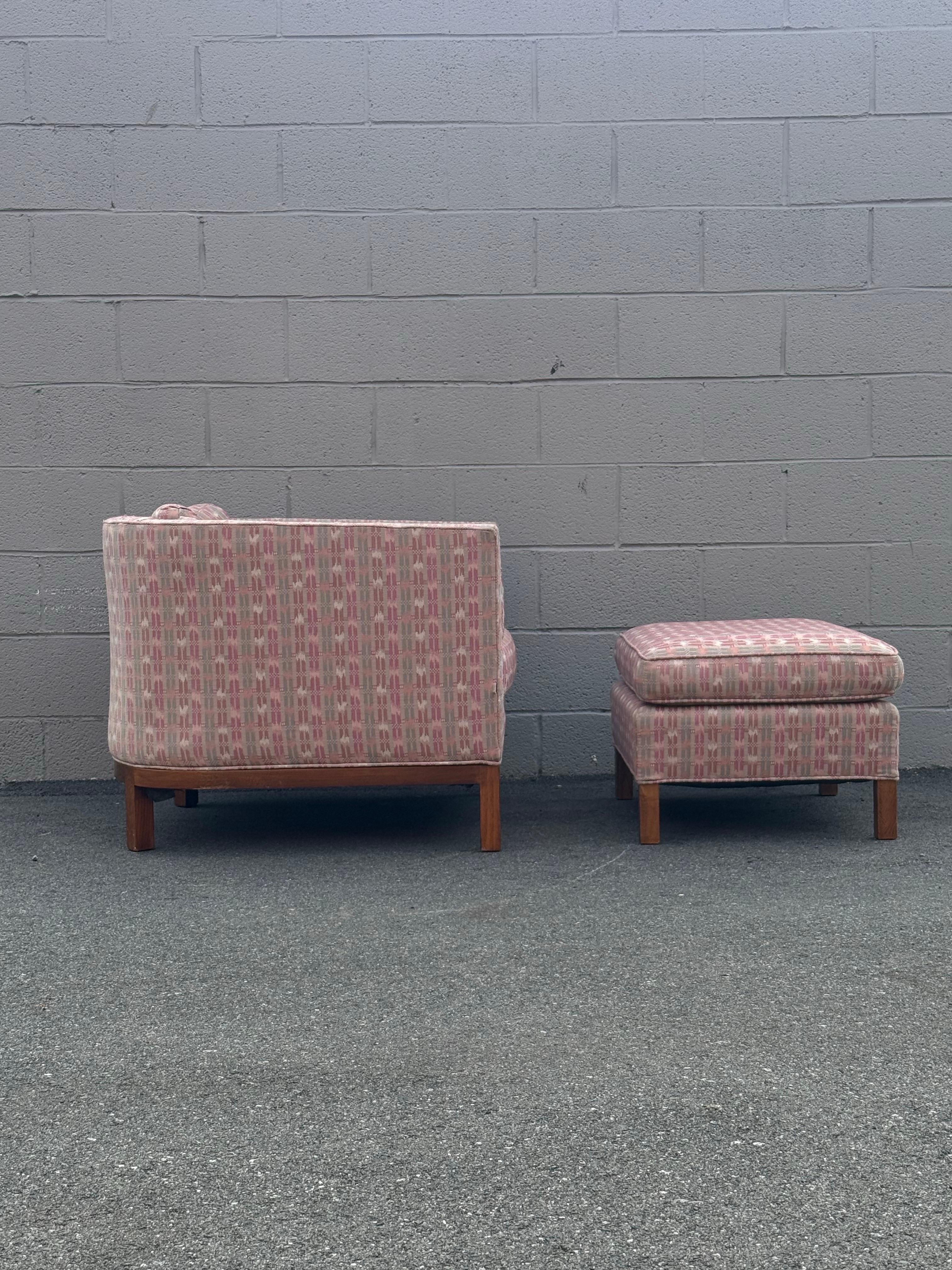 Sillón Barrel de Mitad de Siglo con Otomana by Dunbar en venta 3