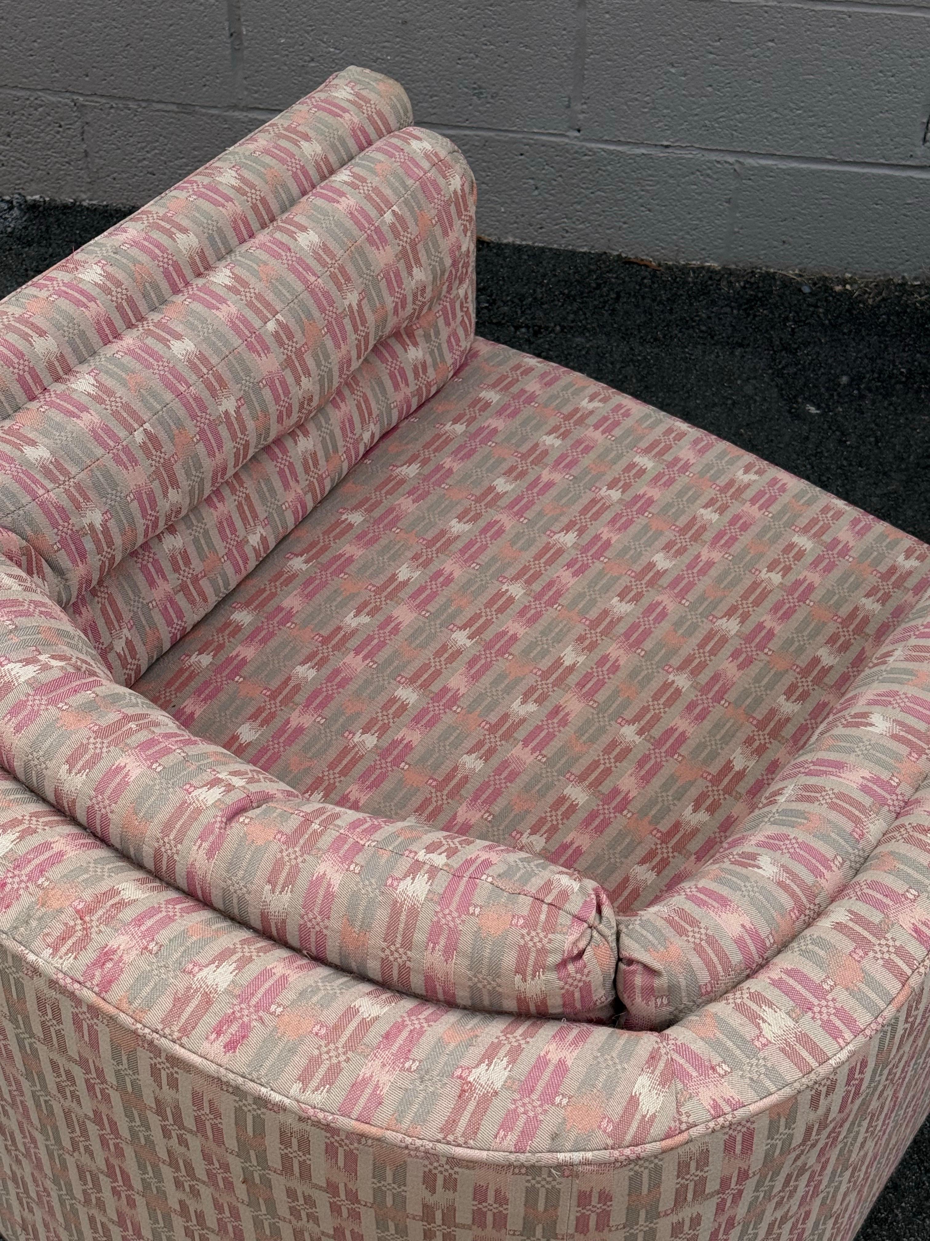 Sillón Barrel de Mitad de Siglo con Otomana by Dunbar en venta 9