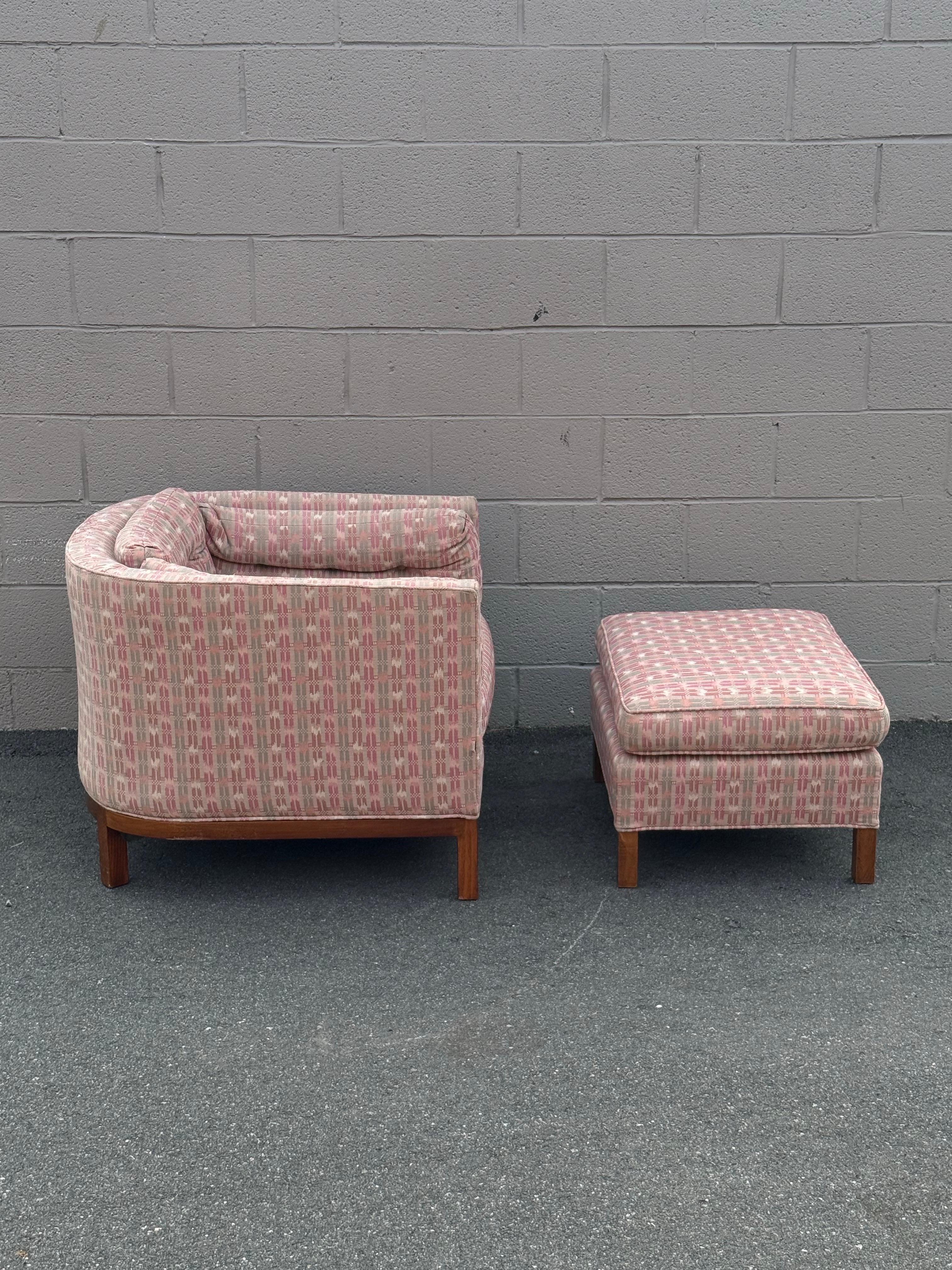 Sillón Barrel de Mitad de Siglo con Otomana by Dunbar en venta 1