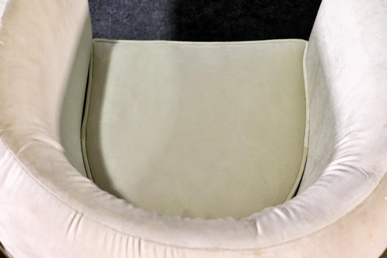 Chaises d'appoint en forme de tonneau du milieu du siècle - Paire en vente 3