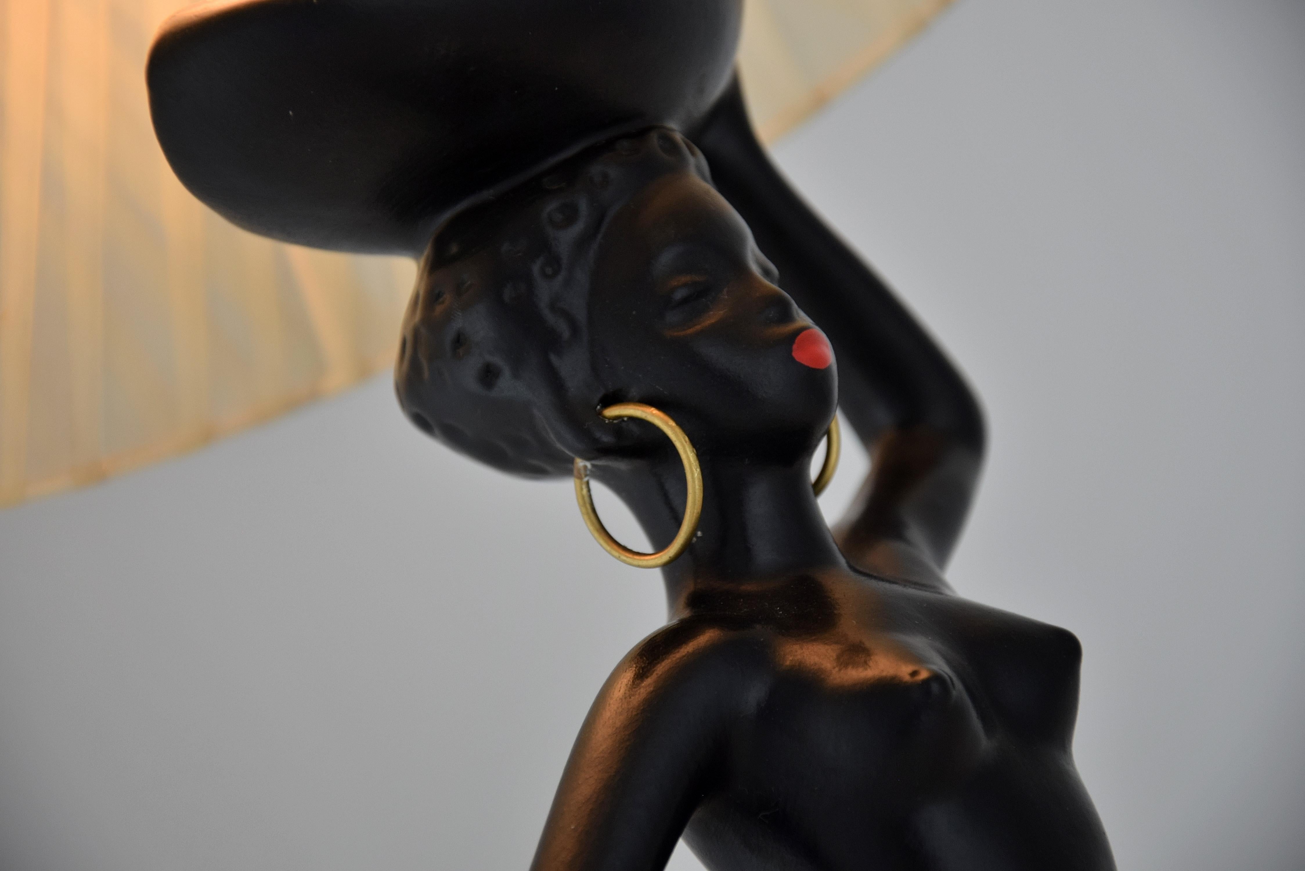 Midcentury Barsony Black Female Figure Table Lamp In Good Condition For Sale In Weesp, NL