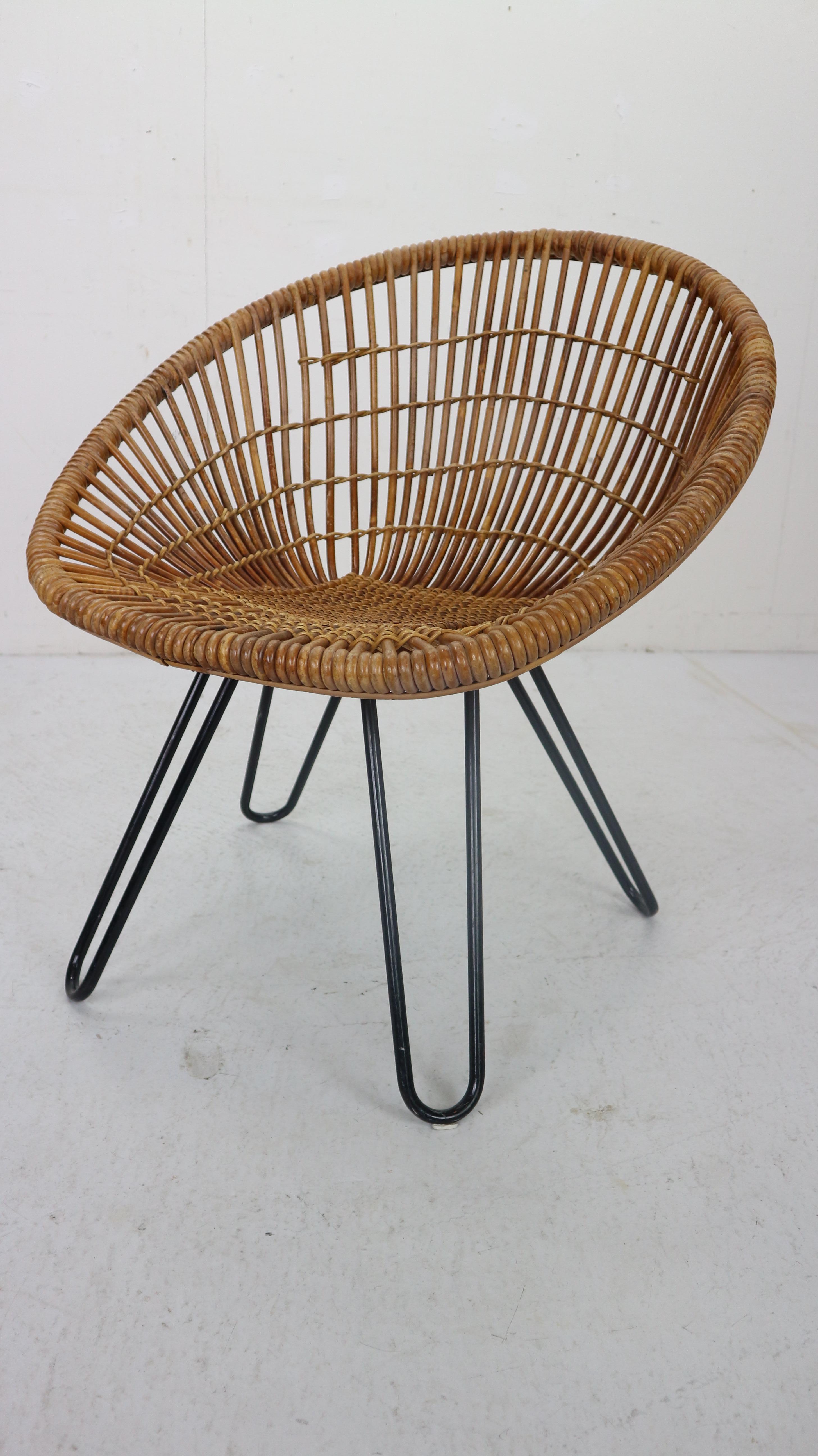 Mid-20th Century Midcentury Basket Woven Lounge Chair with Hairpin Metal Legs, 1950s