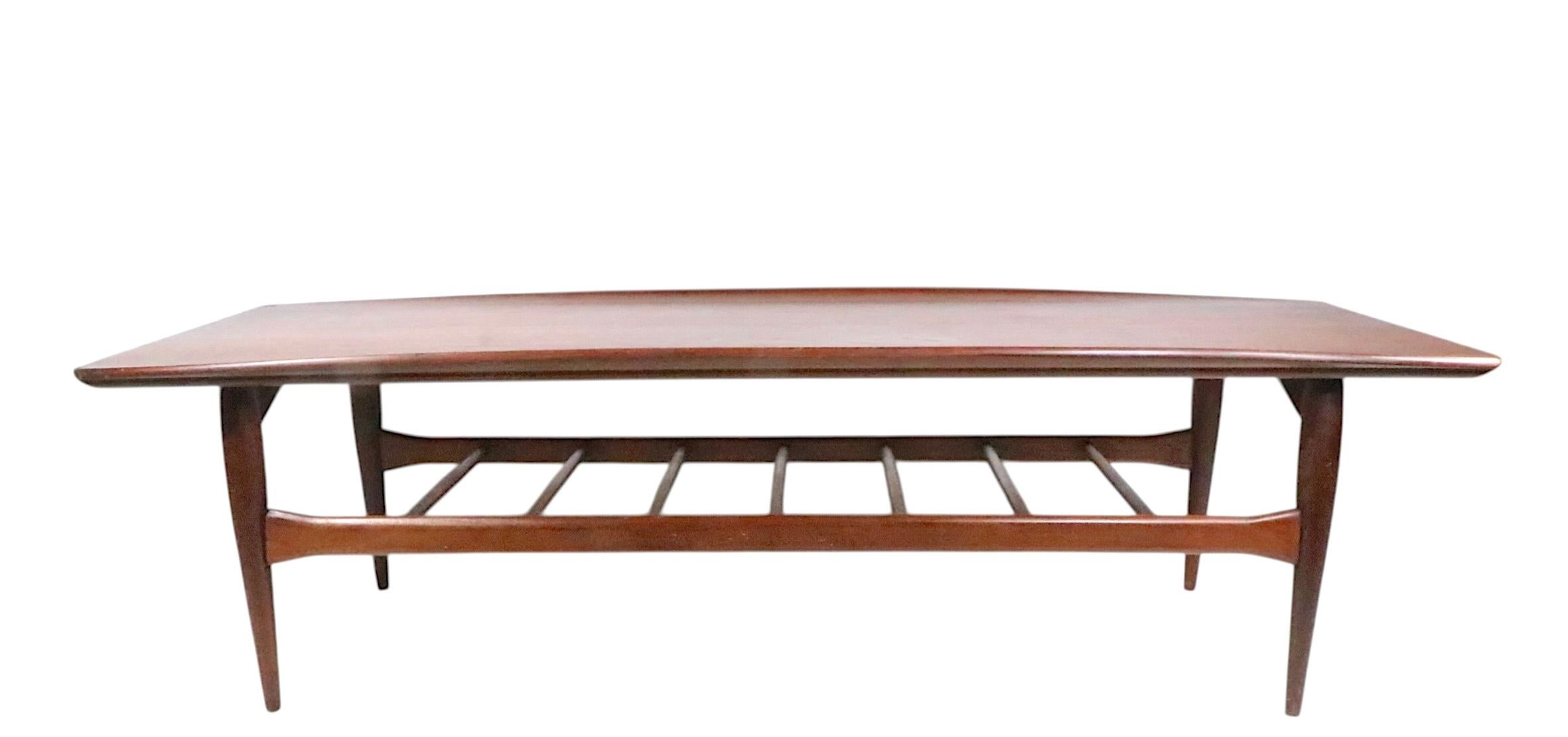 Mid Century Bassett Artisan Surfboard Coffee Table  c. 1960's en vente 3