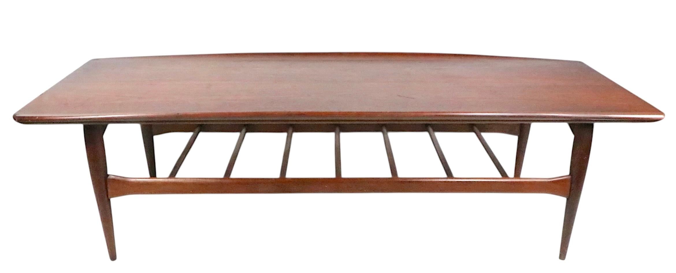 Mid Century Bassett Artisan Surfboard Coffee Table  c. 1960's en vente 4