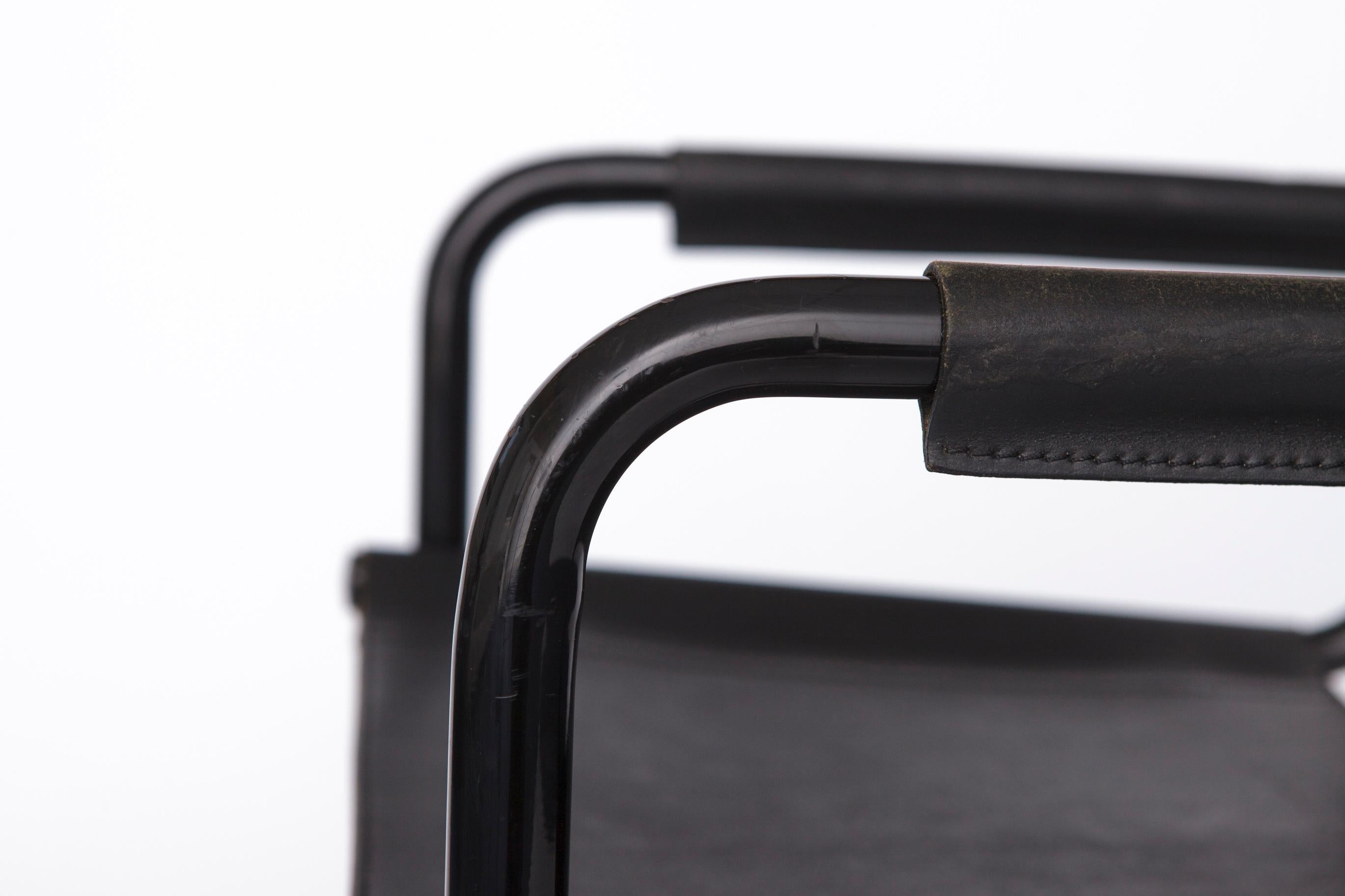 Sedia a sbalzo Bauhaus di metà secolo - Pelle nera, attribuita a Mart Stam In condizioni buone in vendita a Hannover, DE