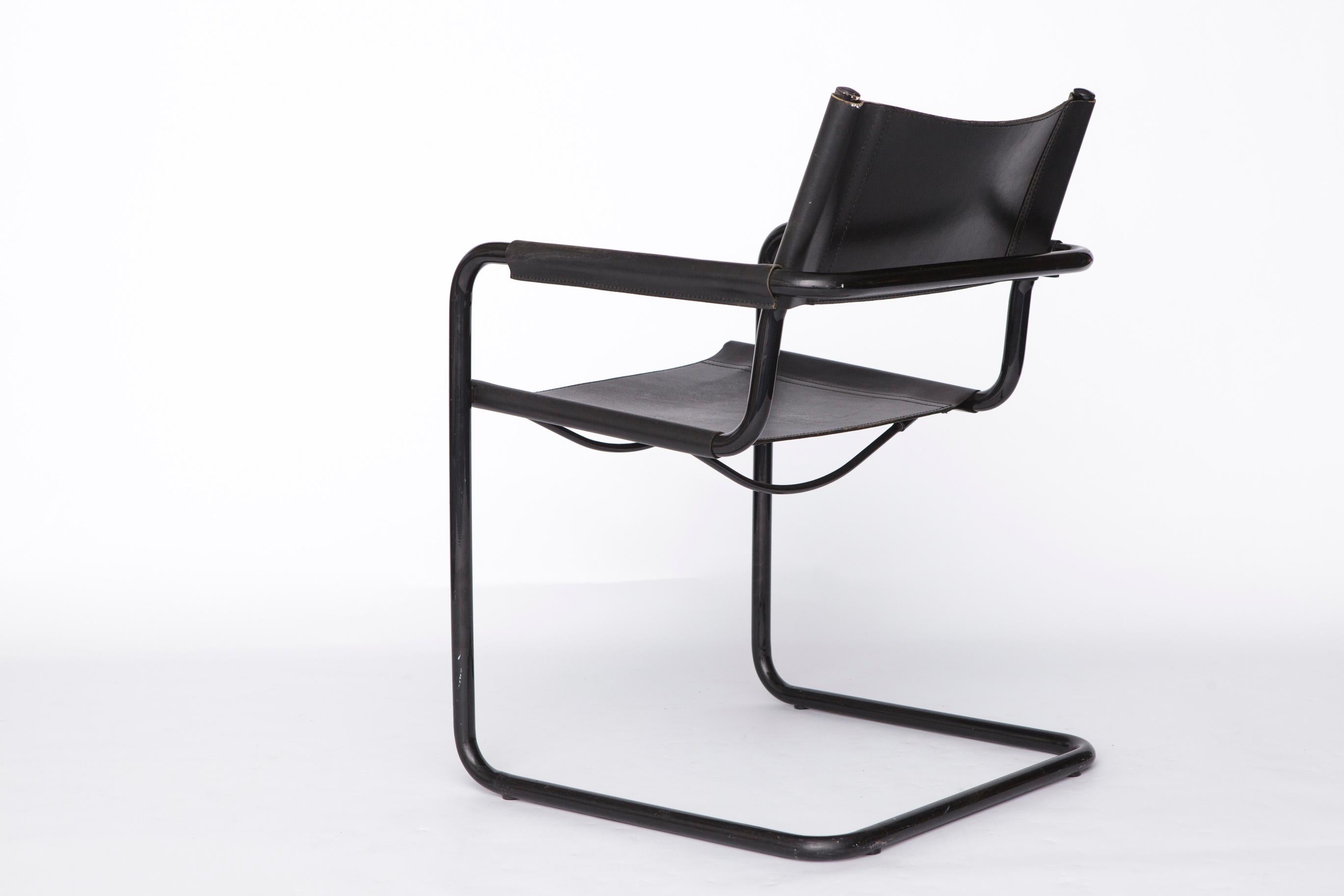 Sedia a sbalzo Bauhaus di metà secolo - Pelle nera, attribuita a Mart Stam in vendita 1