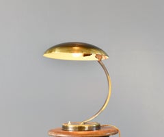 Lámpara Bauhaus de mediados de siglo de Kaiser Idell Modelo 6751 Circa 1950s