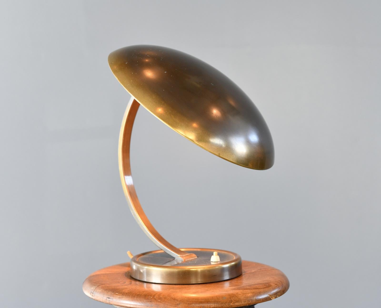 Lámpara Bauhaus de mediados de siglo de Kaiser Idell Modelo 6751 Circa 1950s en Bueno estado para la venta en Gloucester, GB