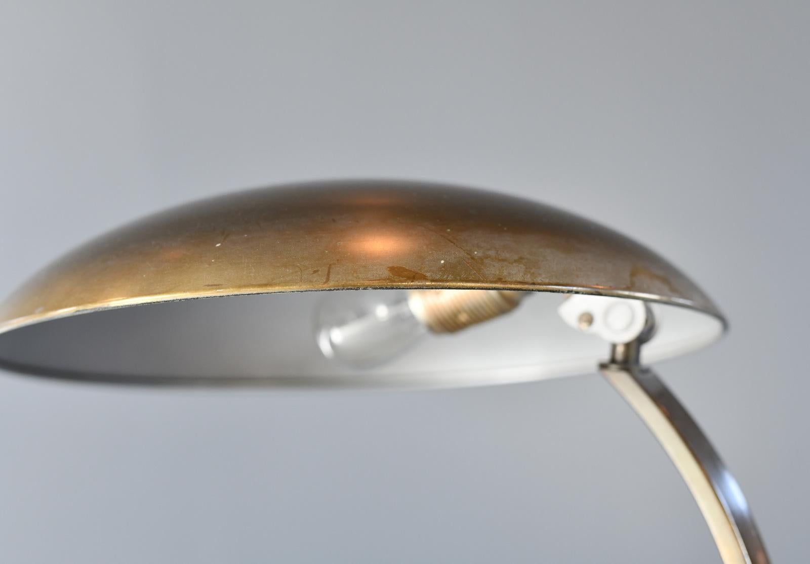 Lámpara Bauhaus de mediados de siglo de Kaiser Idell Modelo 6751 Circa 1950s en venta 3