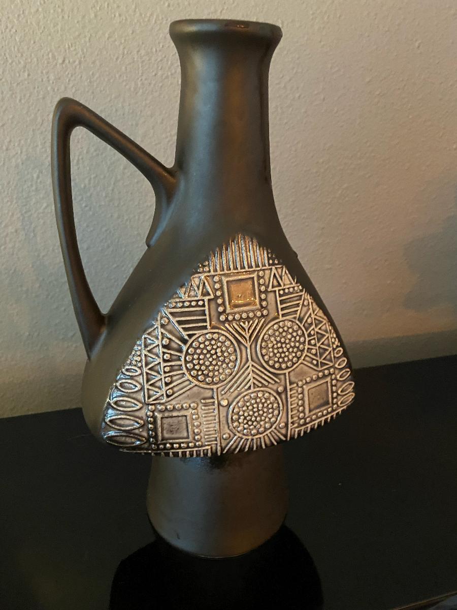 Mid-Century Bay Ceramics Relief Vase Design Contura Juwel In Good Condition In Waddinxveen, ZH