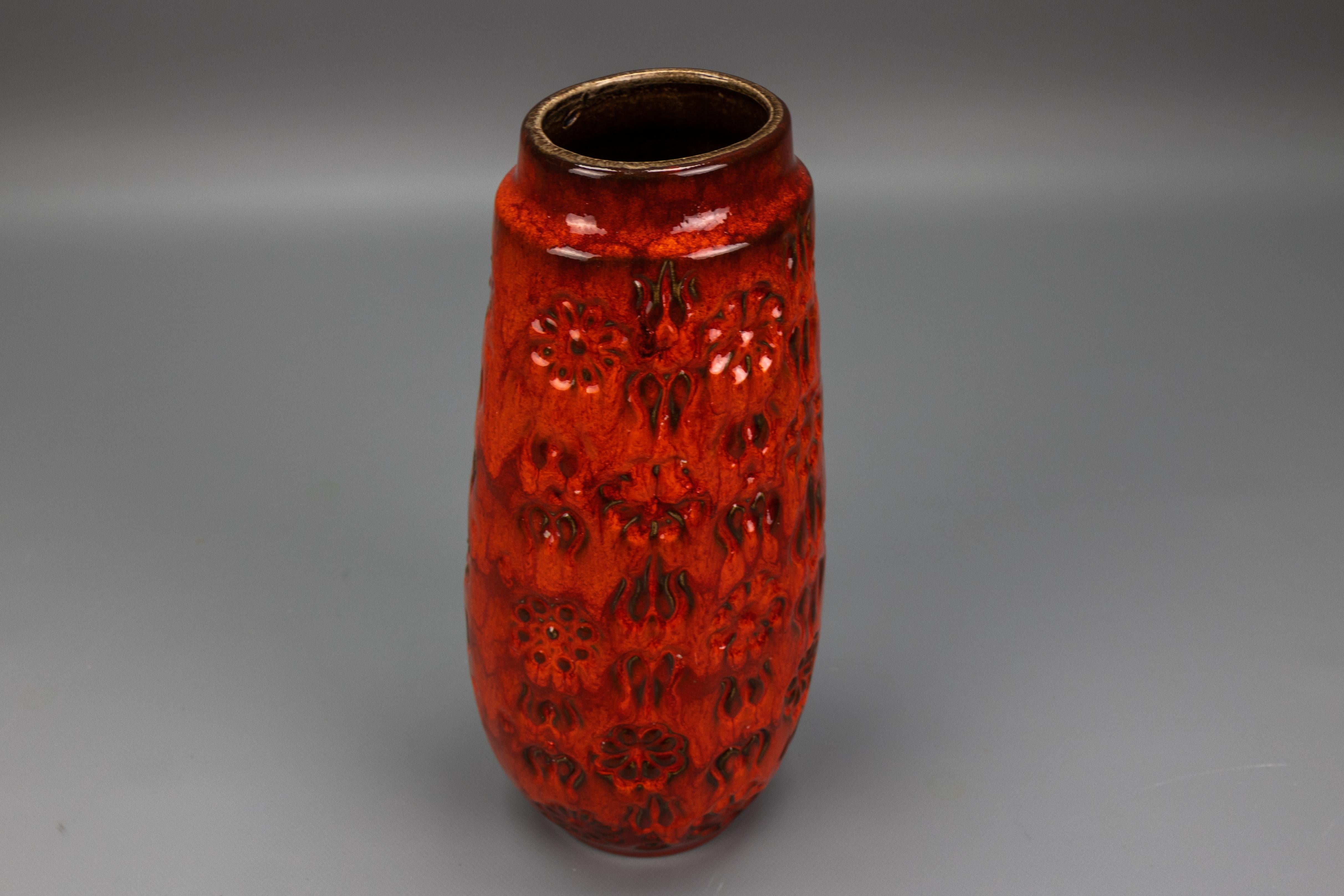 Vaso in ceramica smaltata di colore rosso lava grassa di Bay Keramik, Germania occidentale, anni '70 in vendita 6