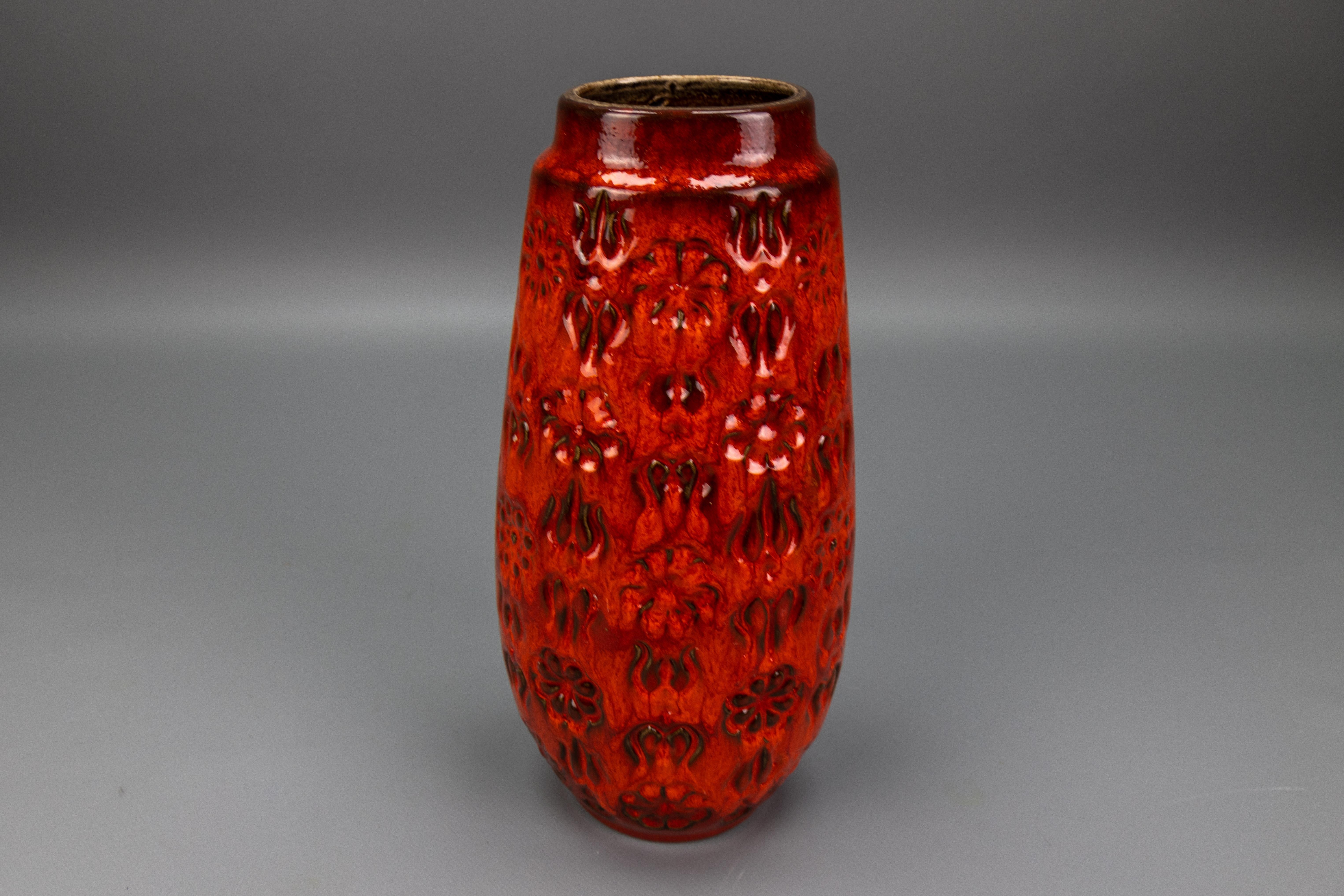 Ceramica Vaso in ceramica smaltata di colore rosso lava grassa di Bay Keramik, Germania occidentale, anni '70 in vendita