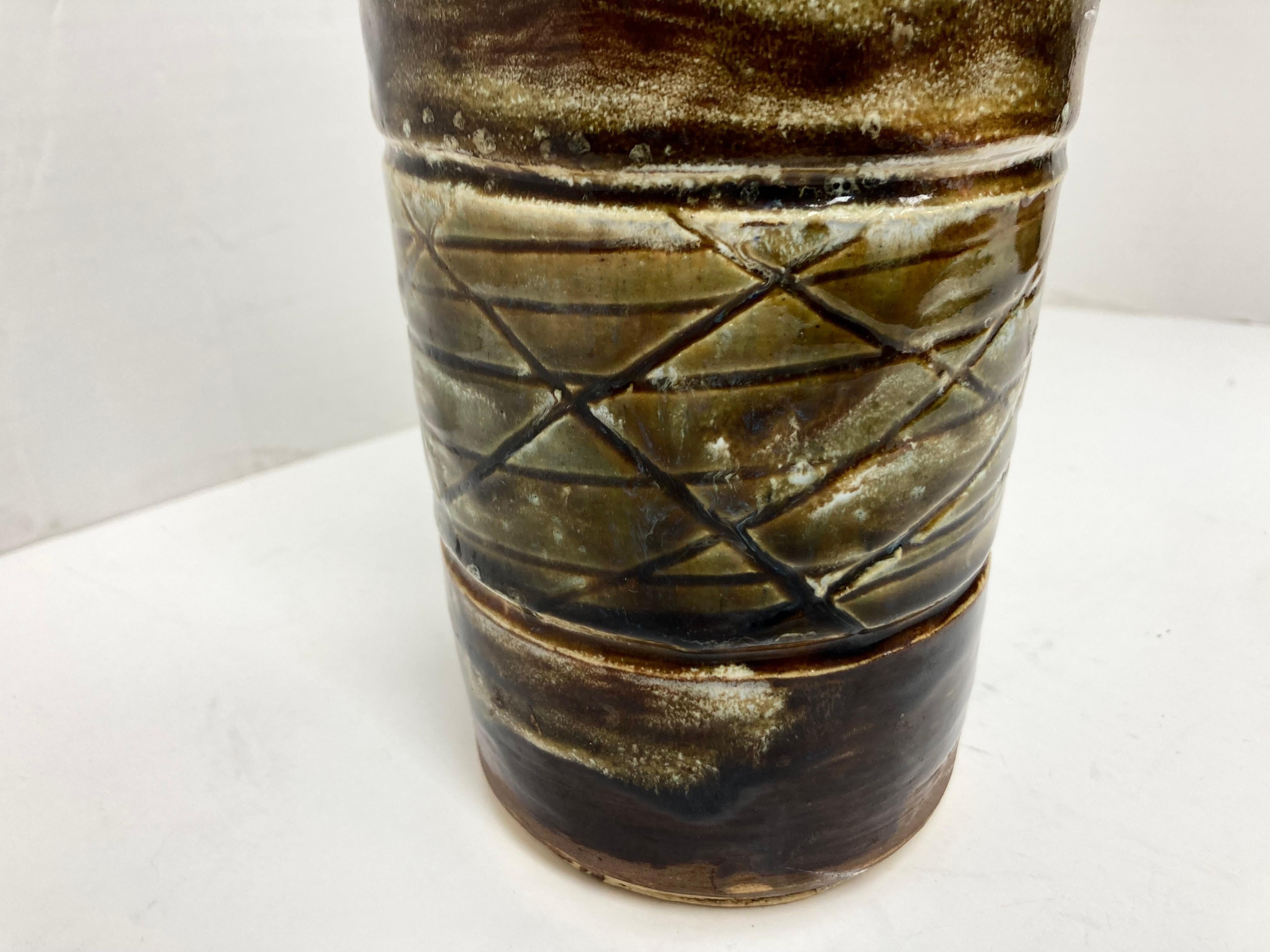 Vaso in Studio Pottery Beaker Form A della metà del secolo scorso in vendita 1