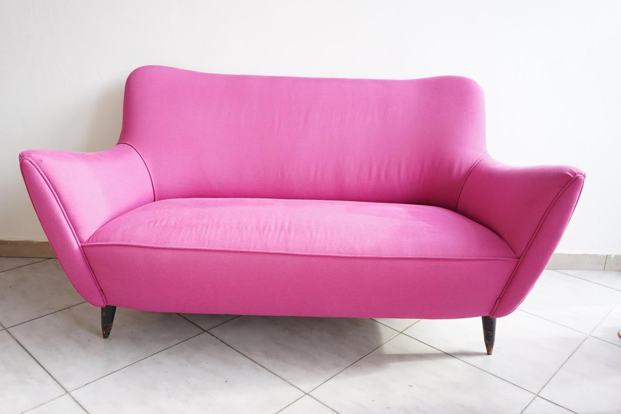 Fabric Mid Century Beautiful Sofa Attributed to Guglielmo Veronesi for ISA For Sale
