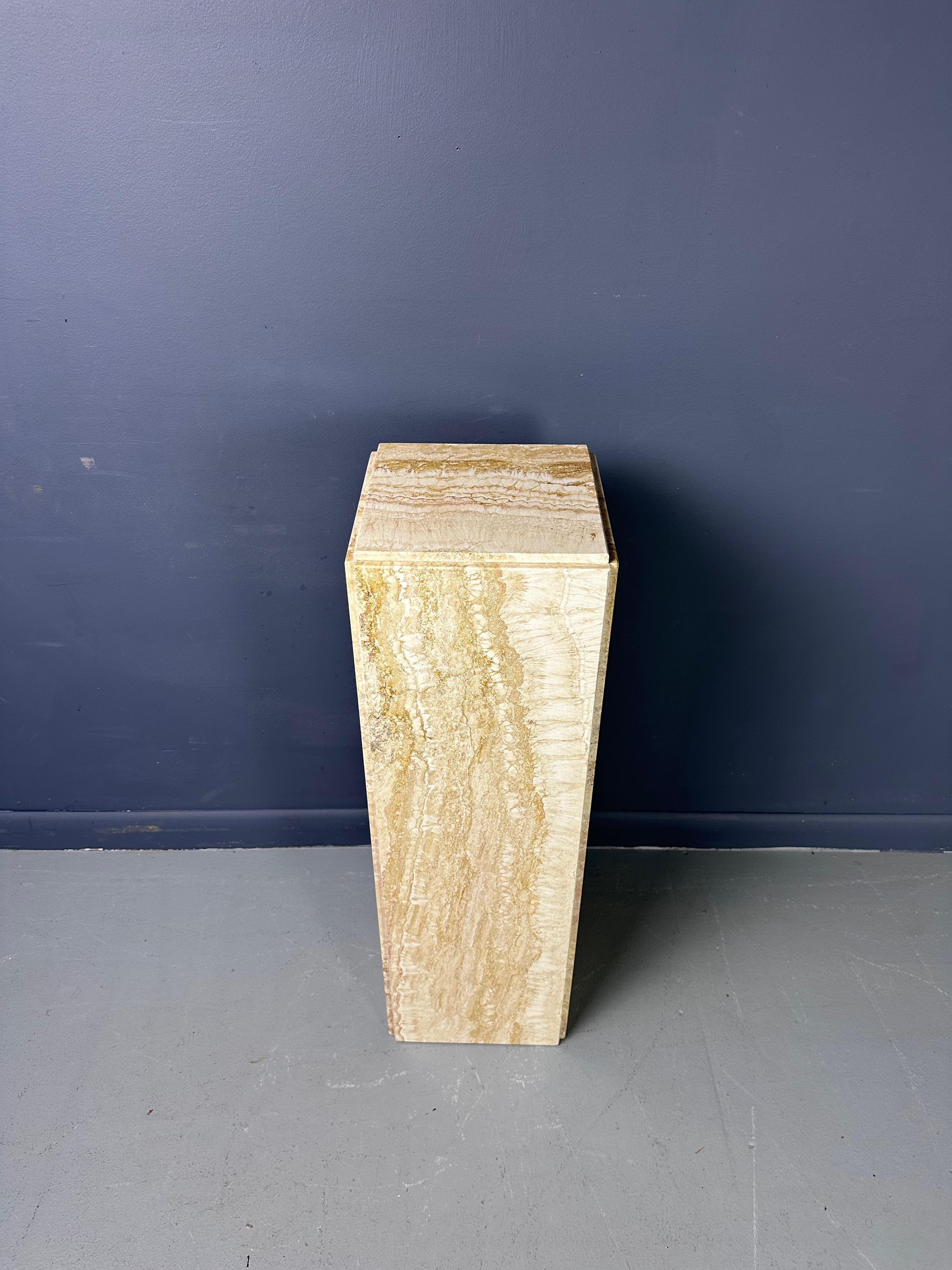 European Midcentury Beautifully Variegated Travertine 1980s Pedestal For Sale