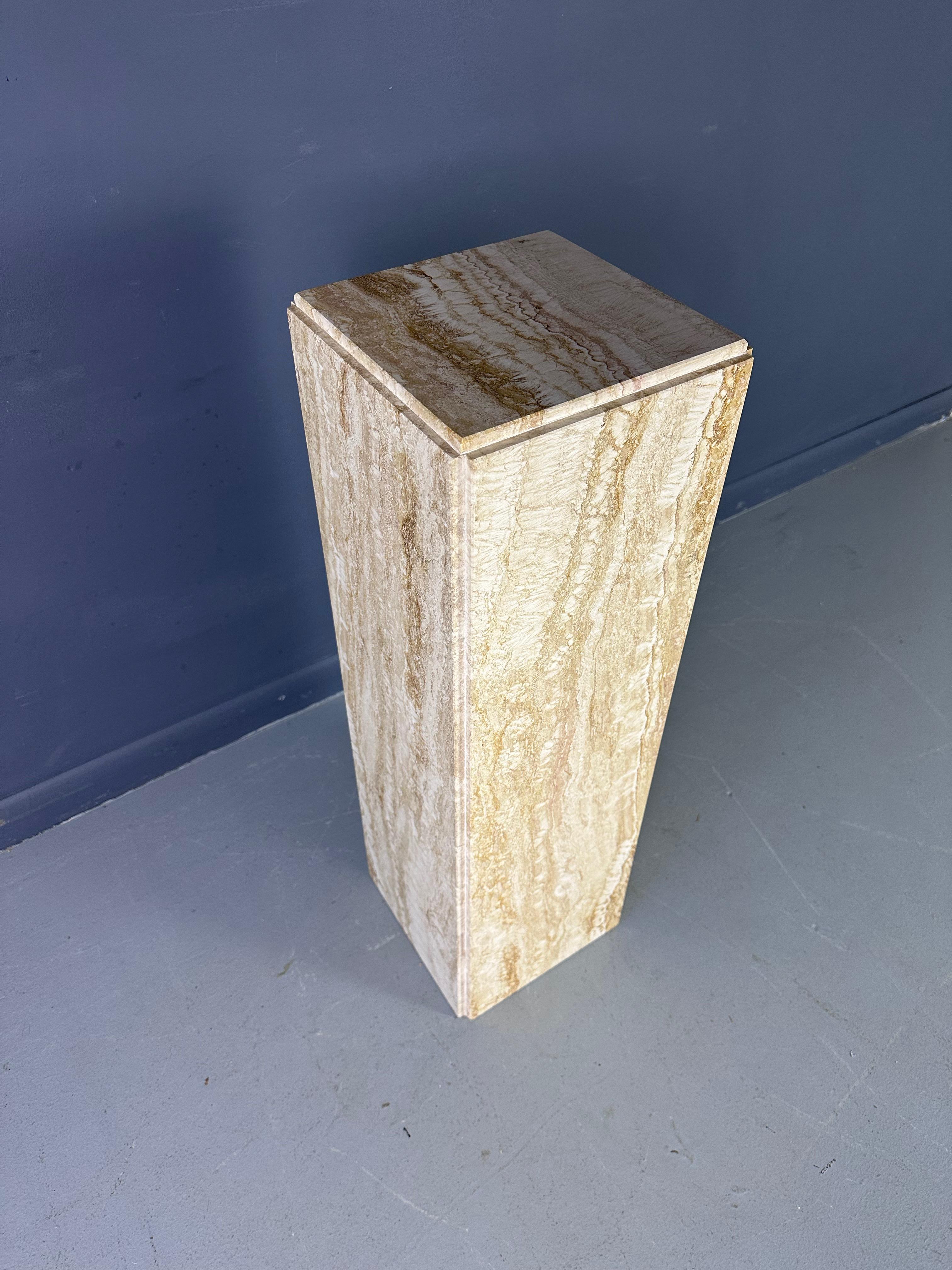 Midcentury Beautifully Variegated Travertine 1980s Pedestal For Sale 2