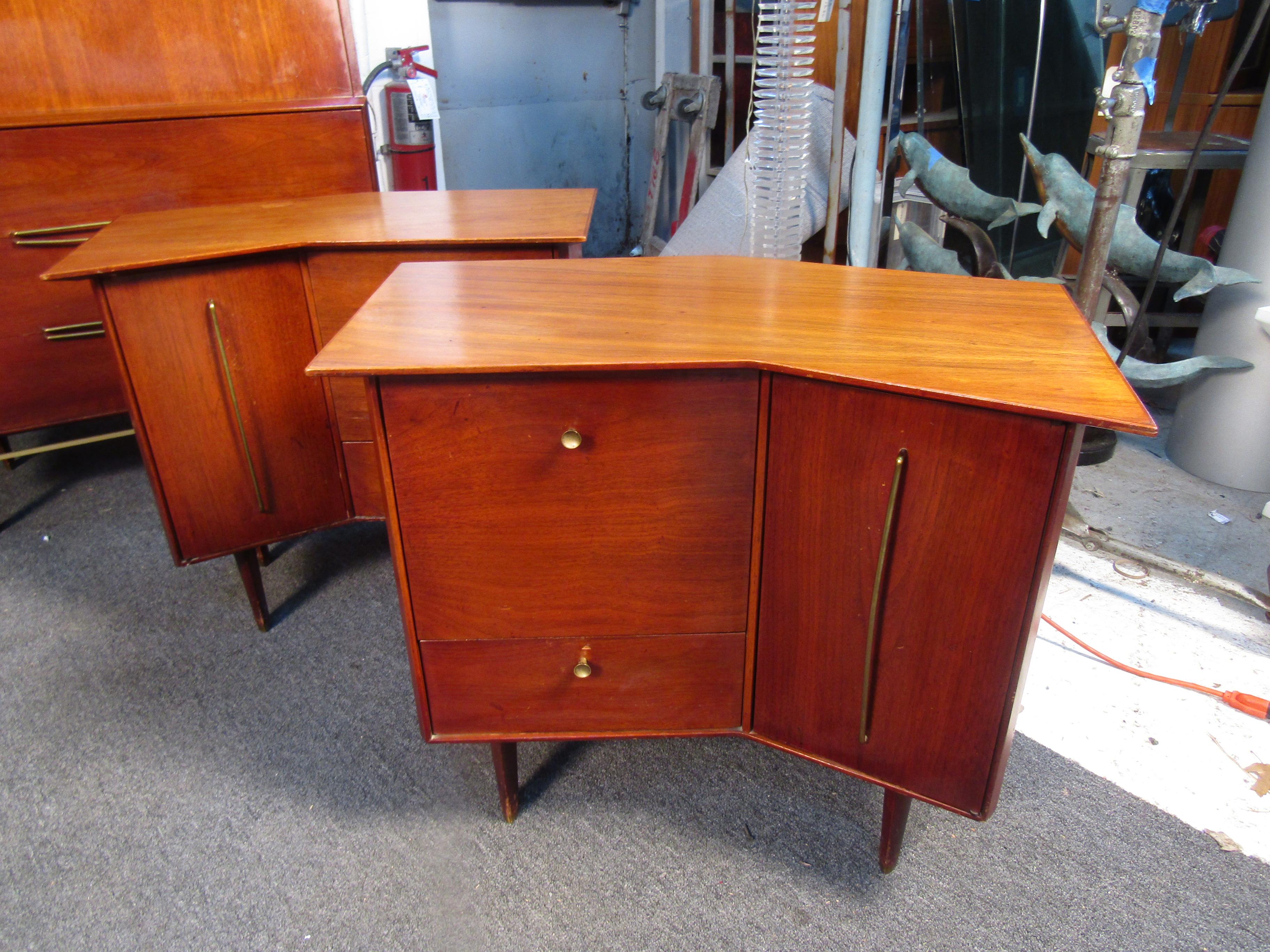 Perfect for adding a cohesive Mid-Century Modern theme to any bedroom, this vintage set by Baker-Levett includes a pair of nightstands, a low dresser, high dresser, mirror, and headboard.

Dimensions:
Night Stands; 30