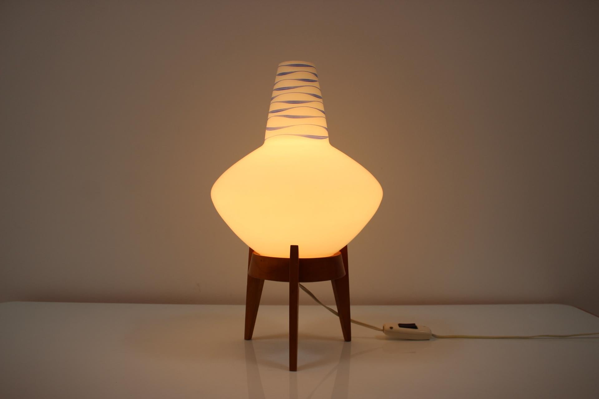 Mid-Century Nachttisch- oder Tischlampe, Uluv, 1960er Jahre (Glas) im Angebot