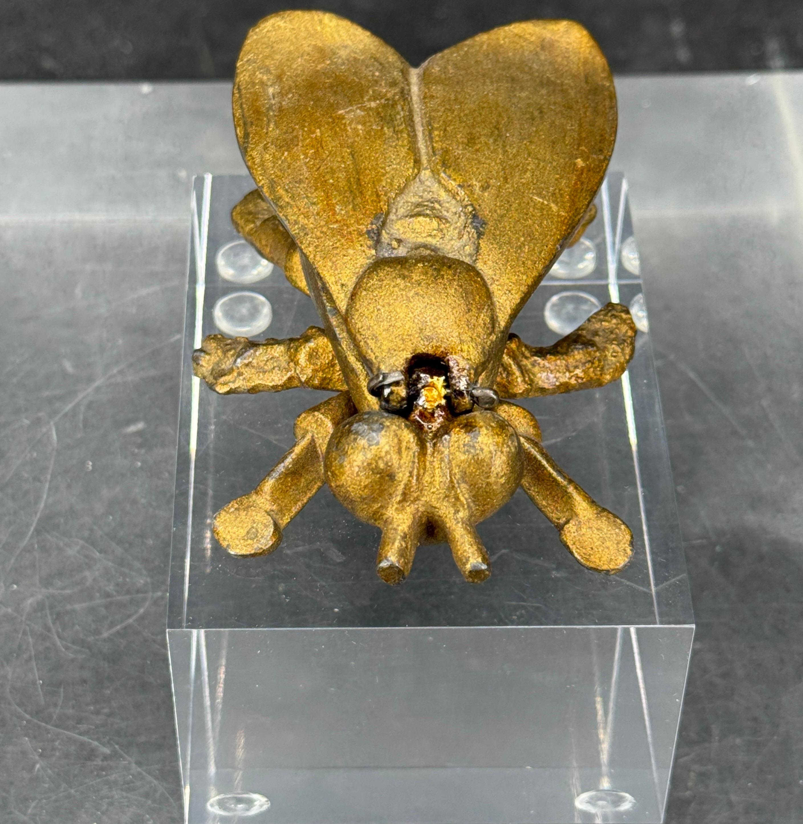 Trinket pour bijoux du milieu du siècle, salière et poivrière sur base en Lucite en vente 7