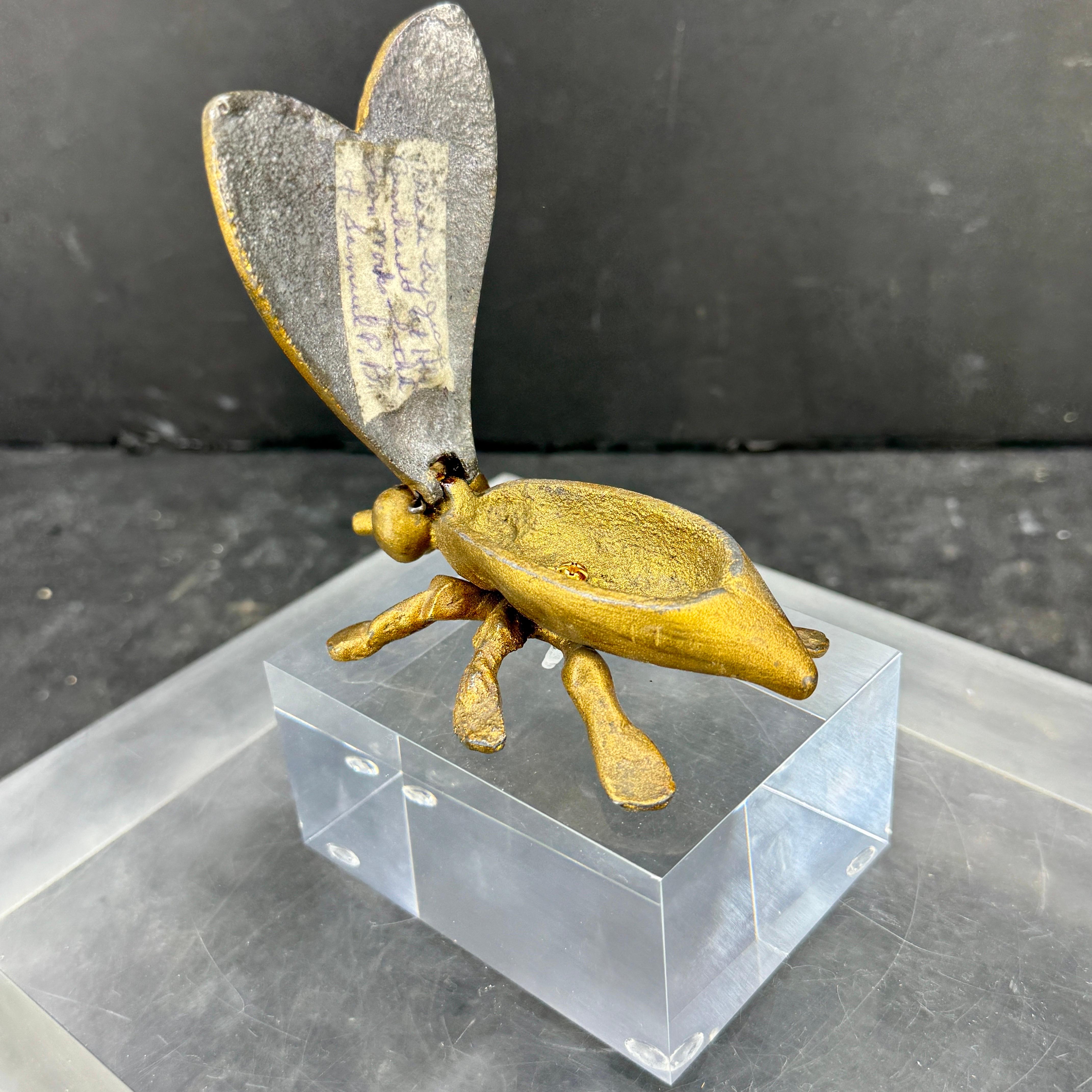 Trinket pour bijoux du milieu du siècle, salière et poivrière sur base en Lucite en vente 9
