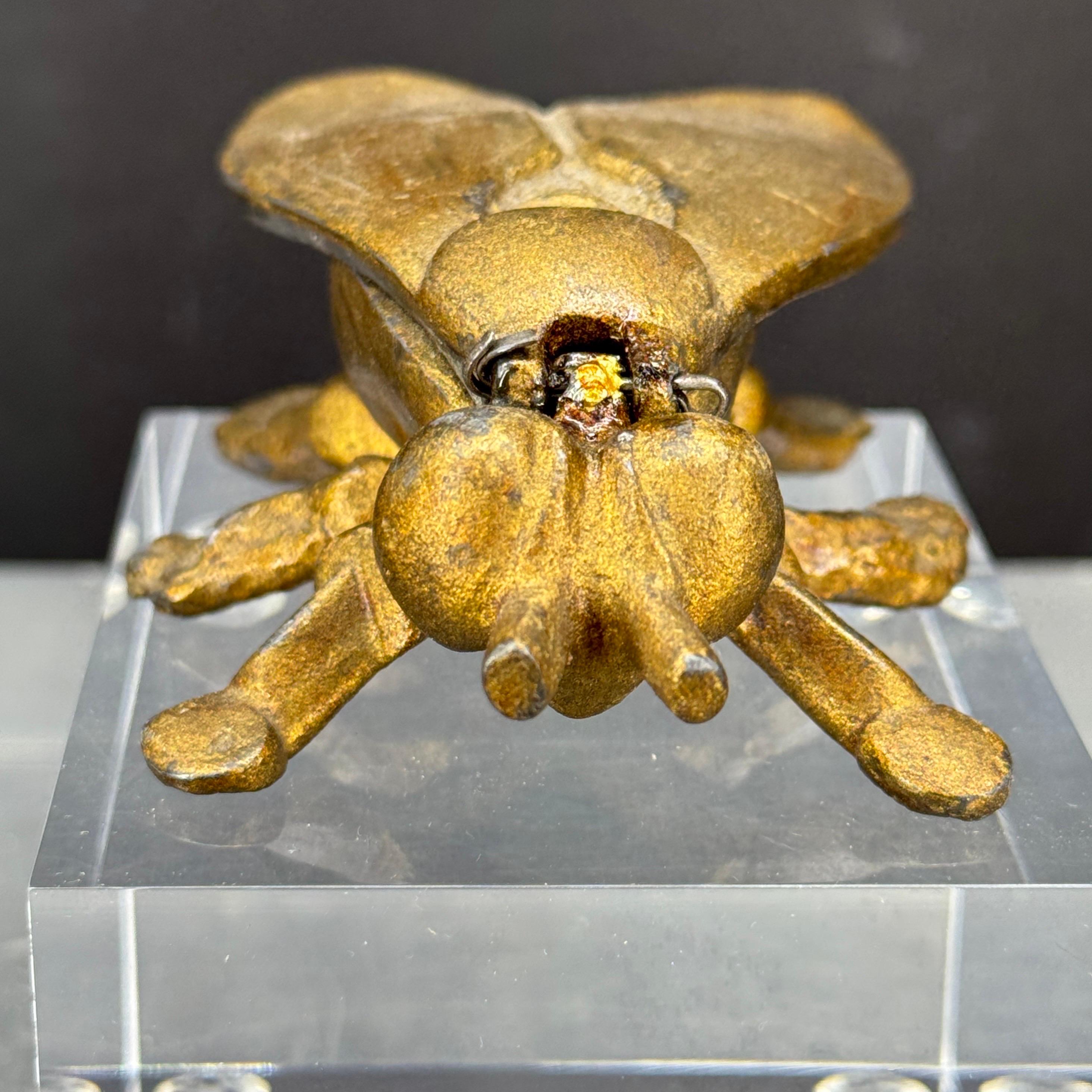 Trinket pour bijoux du milieu du siècle, salière et poivrière sur base en Lucite en vente 10